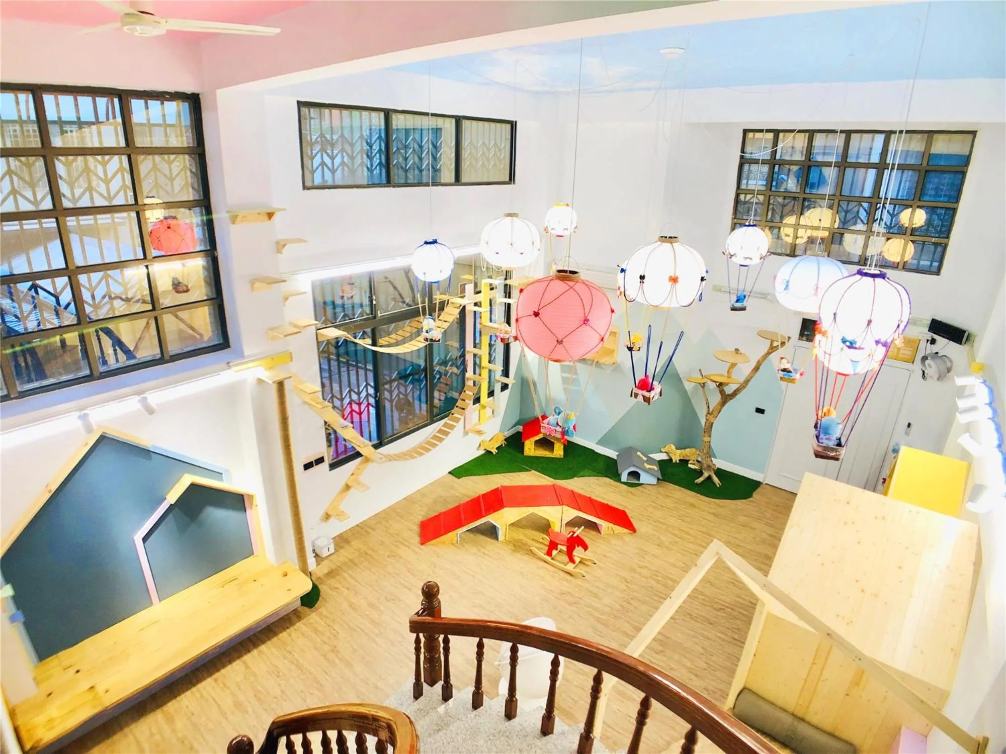 Communal lounge/ TV room in Snail Pets Homestay