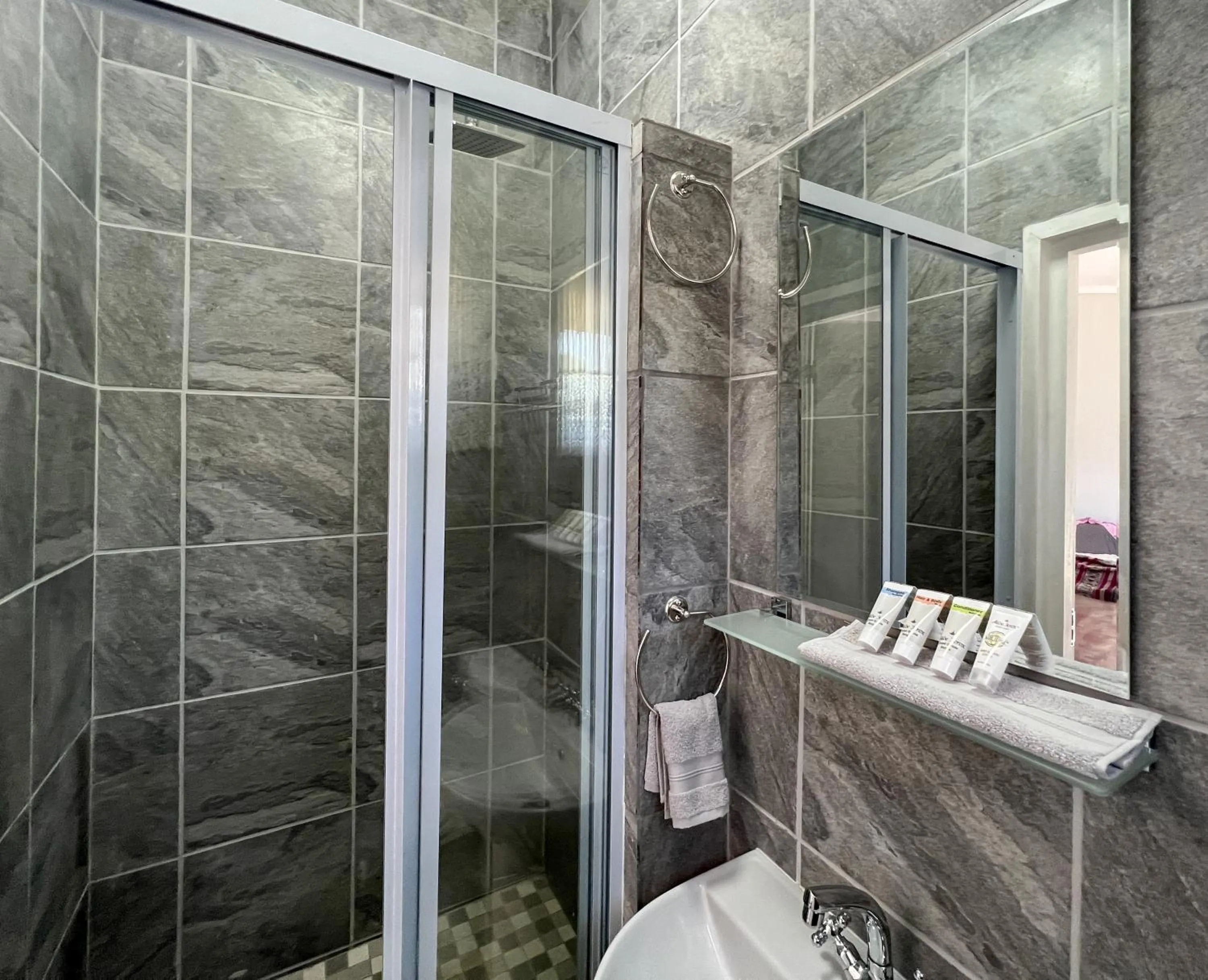 Shower in Voelroepersfontein