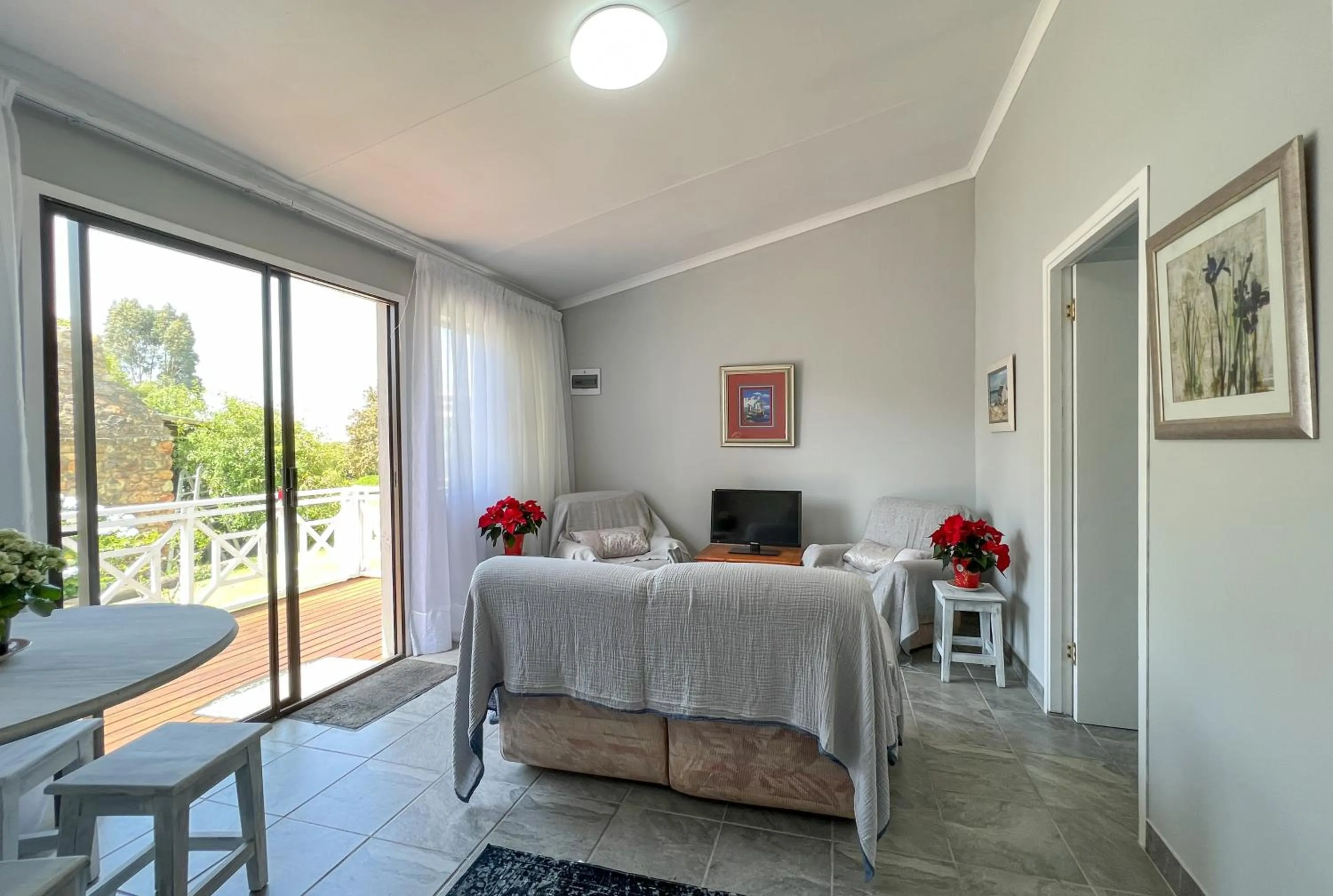Photo of the whole room, Bed in Voelroepersfontein