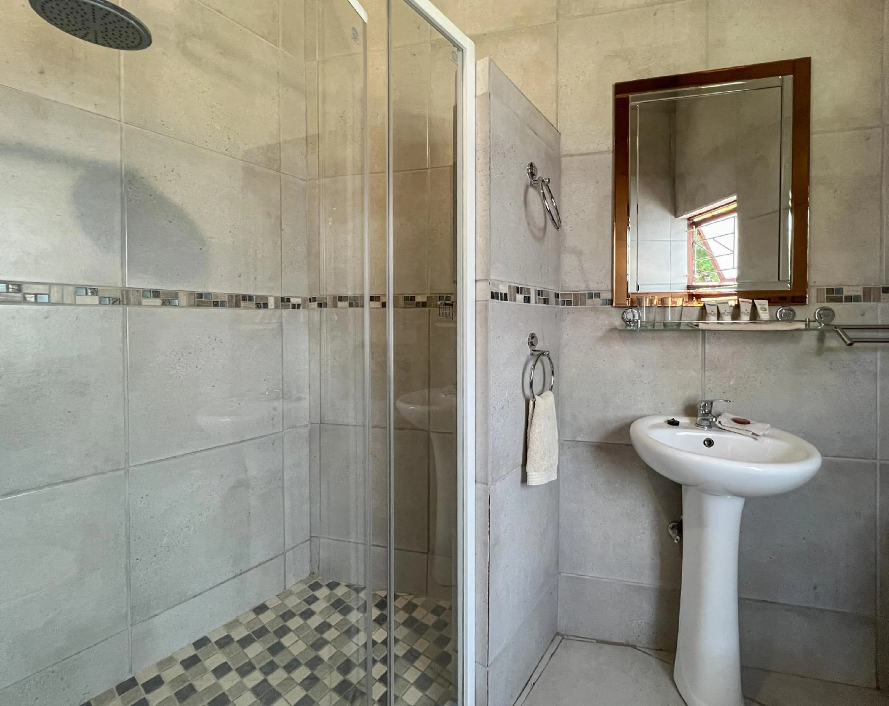 Shower in Voelroepersfontein