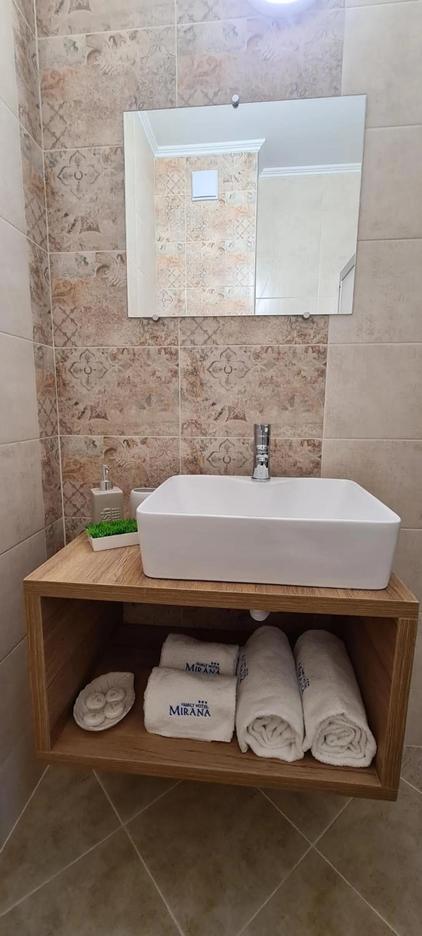 Mirana Family Hotel