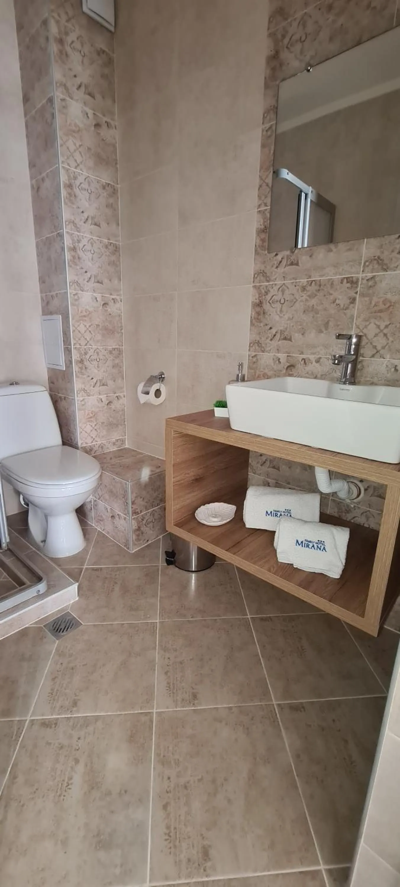 Mirana Family Hotel