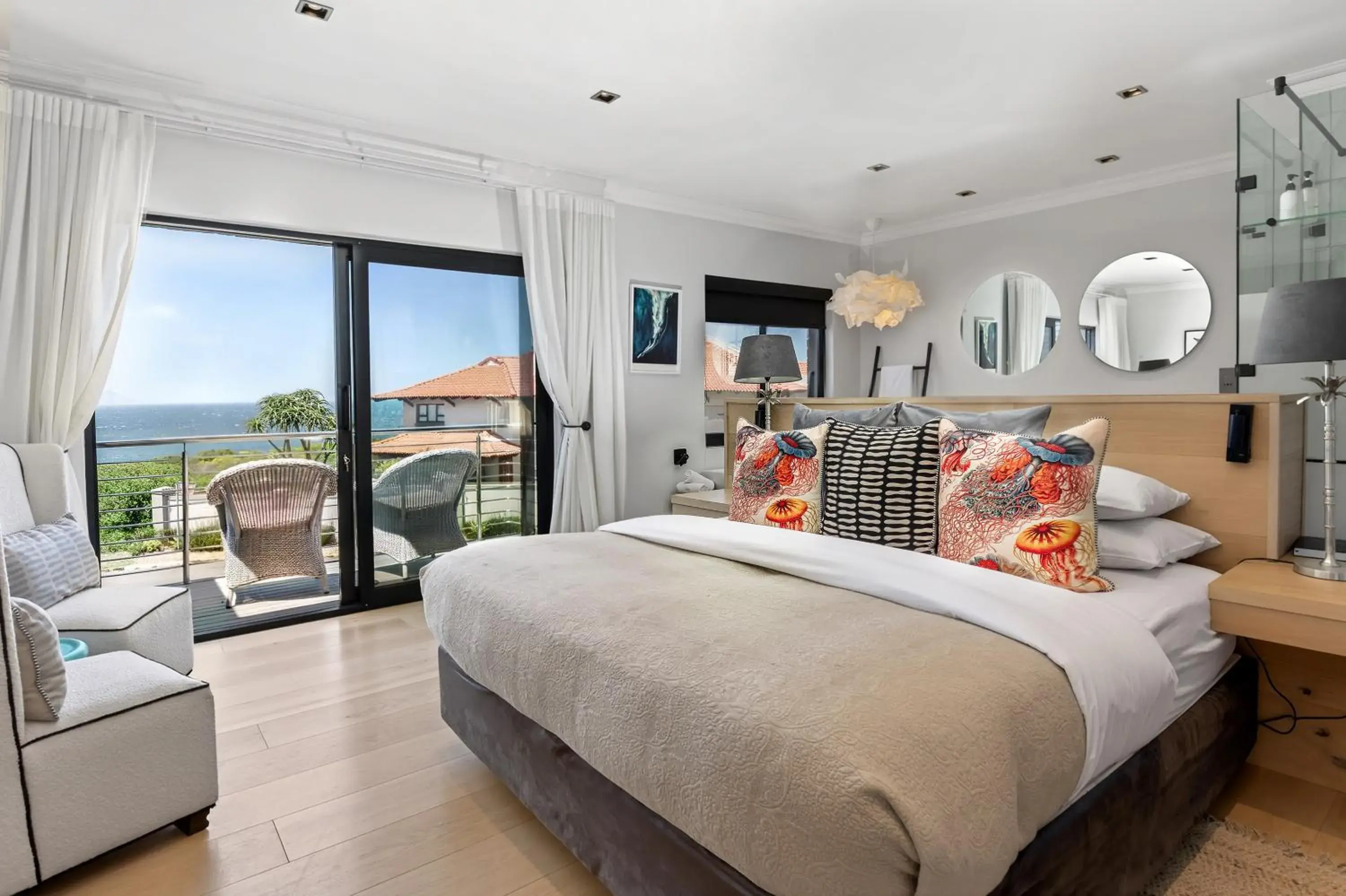 Photo of the whole room, Bed in The Whale's Tale Guesthouse Photo of the whole room, Bed in The Whale's Tale Guesthouse