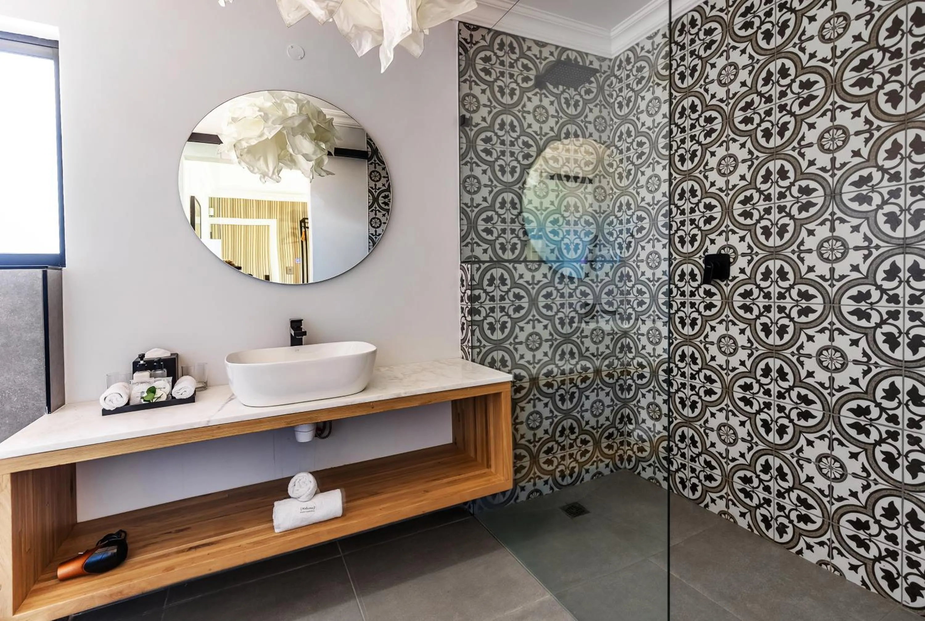 Bathroom in The Whale's Tale Guesthouse