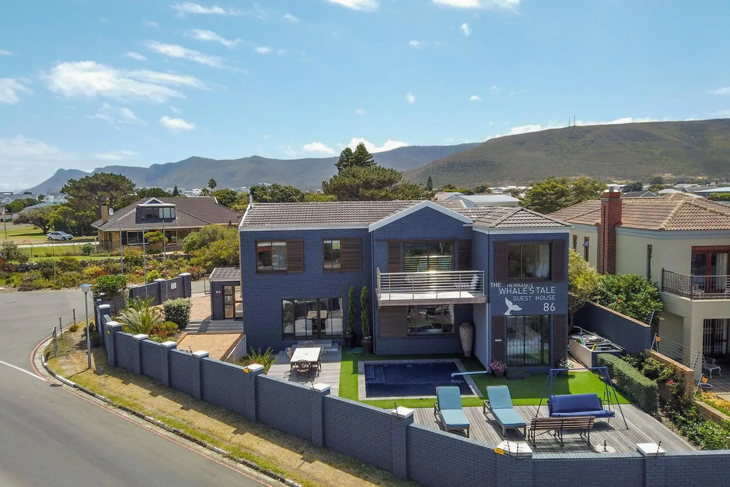 Facade/entrance in The Whale's Tale Guesthouse Facade/entrance in The Whale's Tale Guesthouse