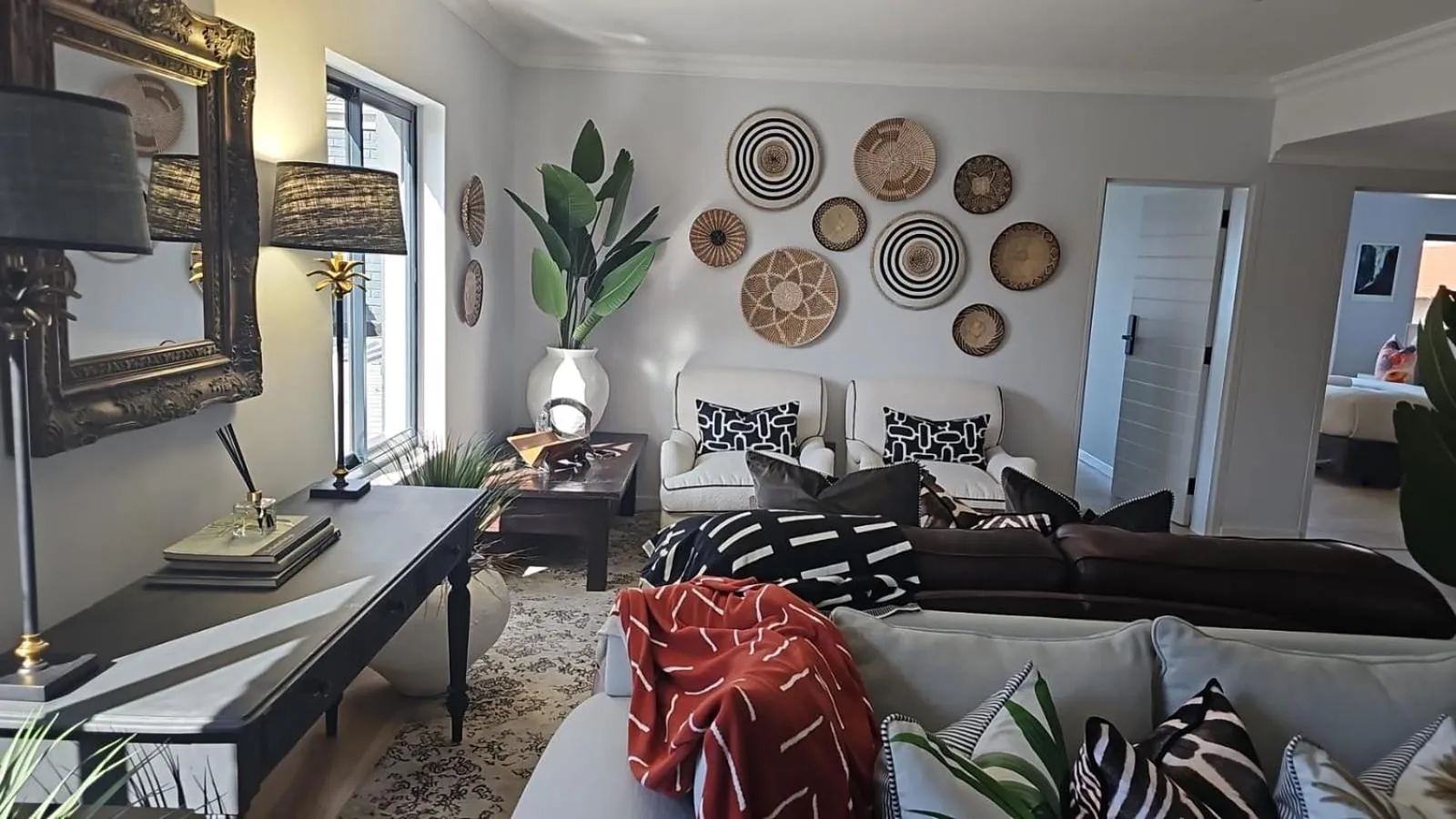 Communal lounge/ TV room in The Whale's Tale Guesthouse