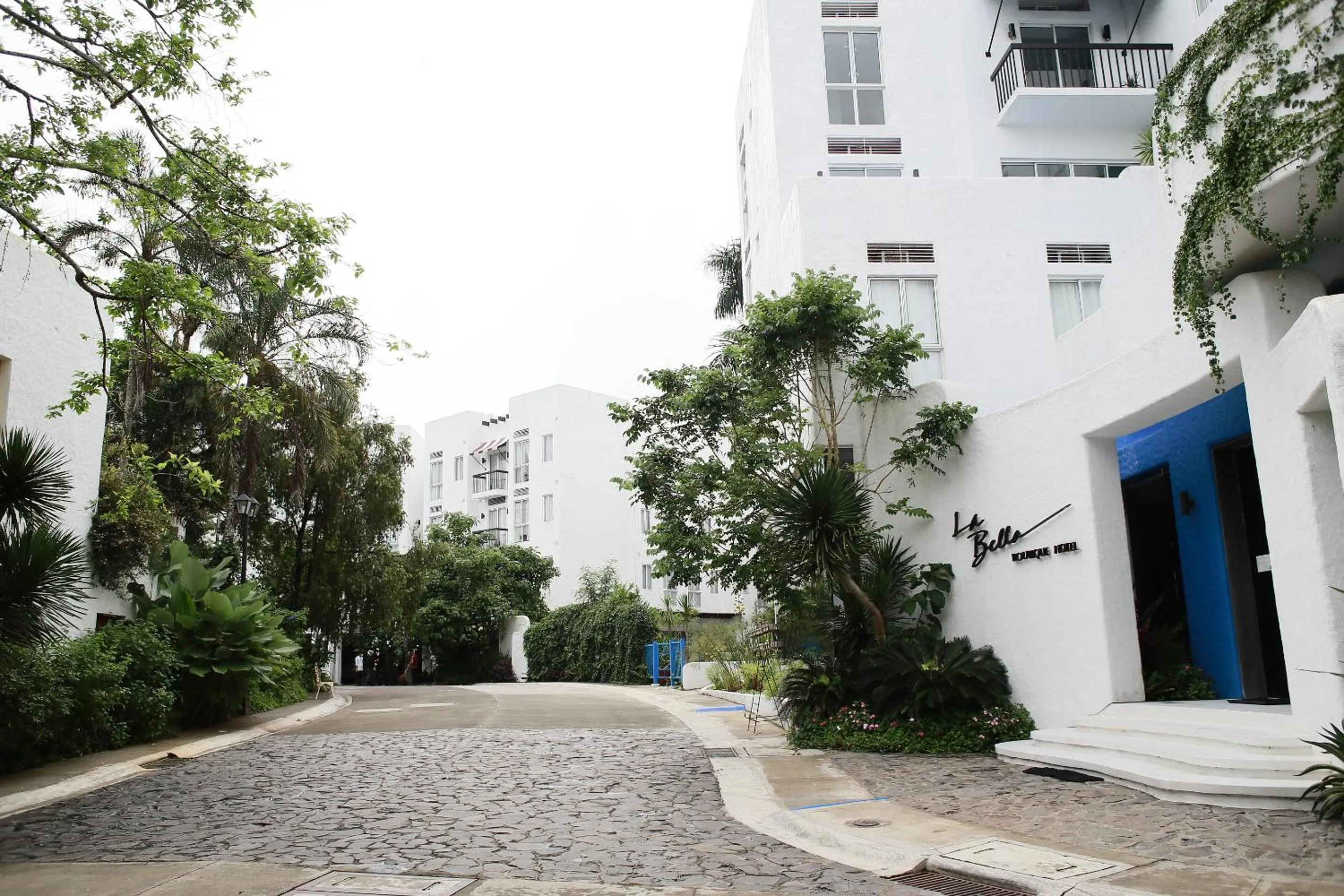 Property building in La Bella Boutique Hotel