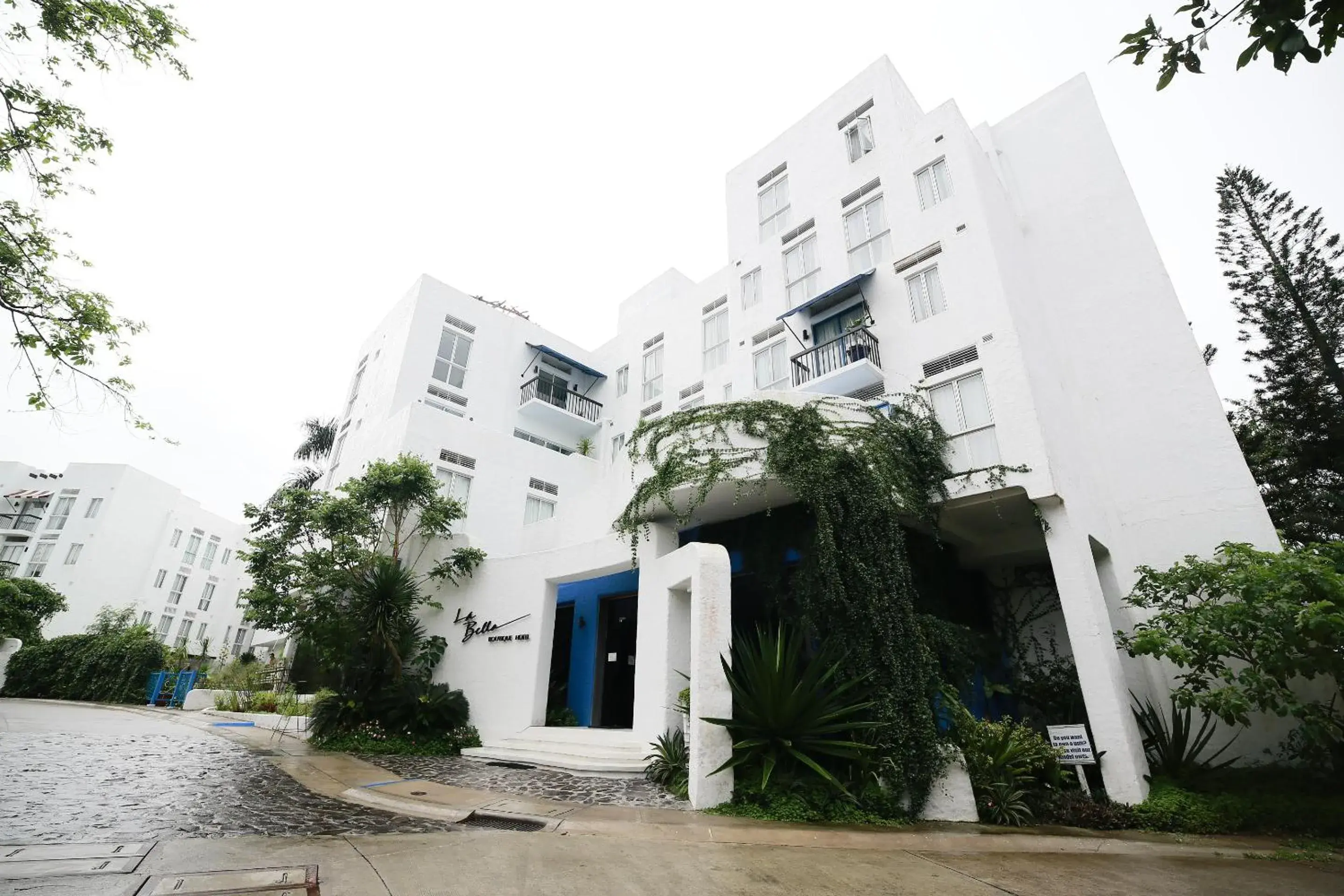 Property building in La Bella Boutique Hotel Property building in La Bella Boutique Hotel