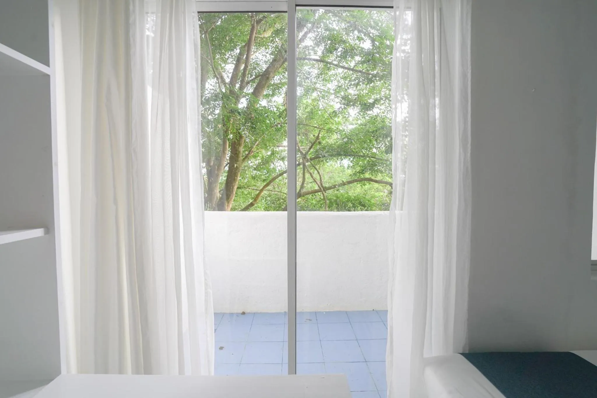 Balcony/Terrace, Bed in La Bella Boutique Hotel