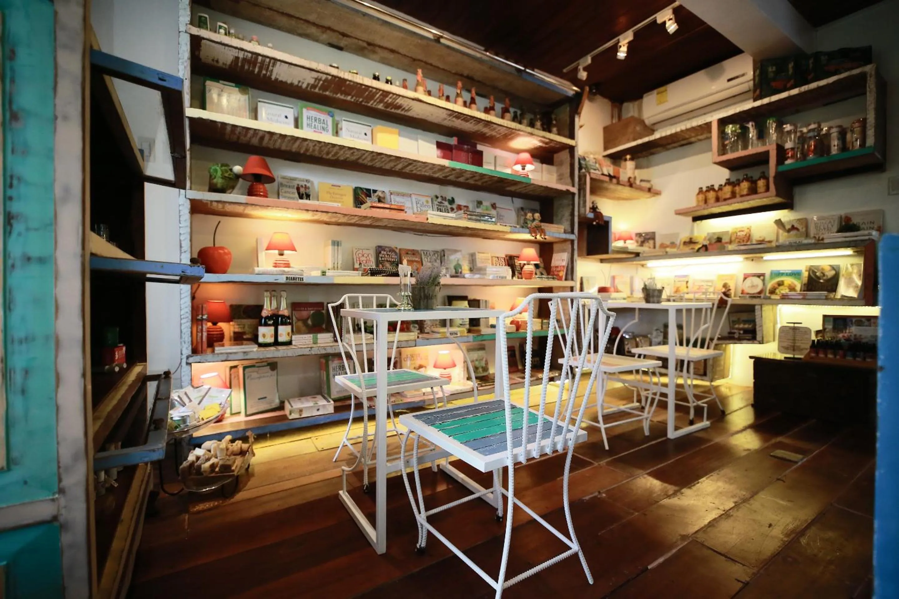 Restaurant/places to eat in La Bella Boutique Hotel