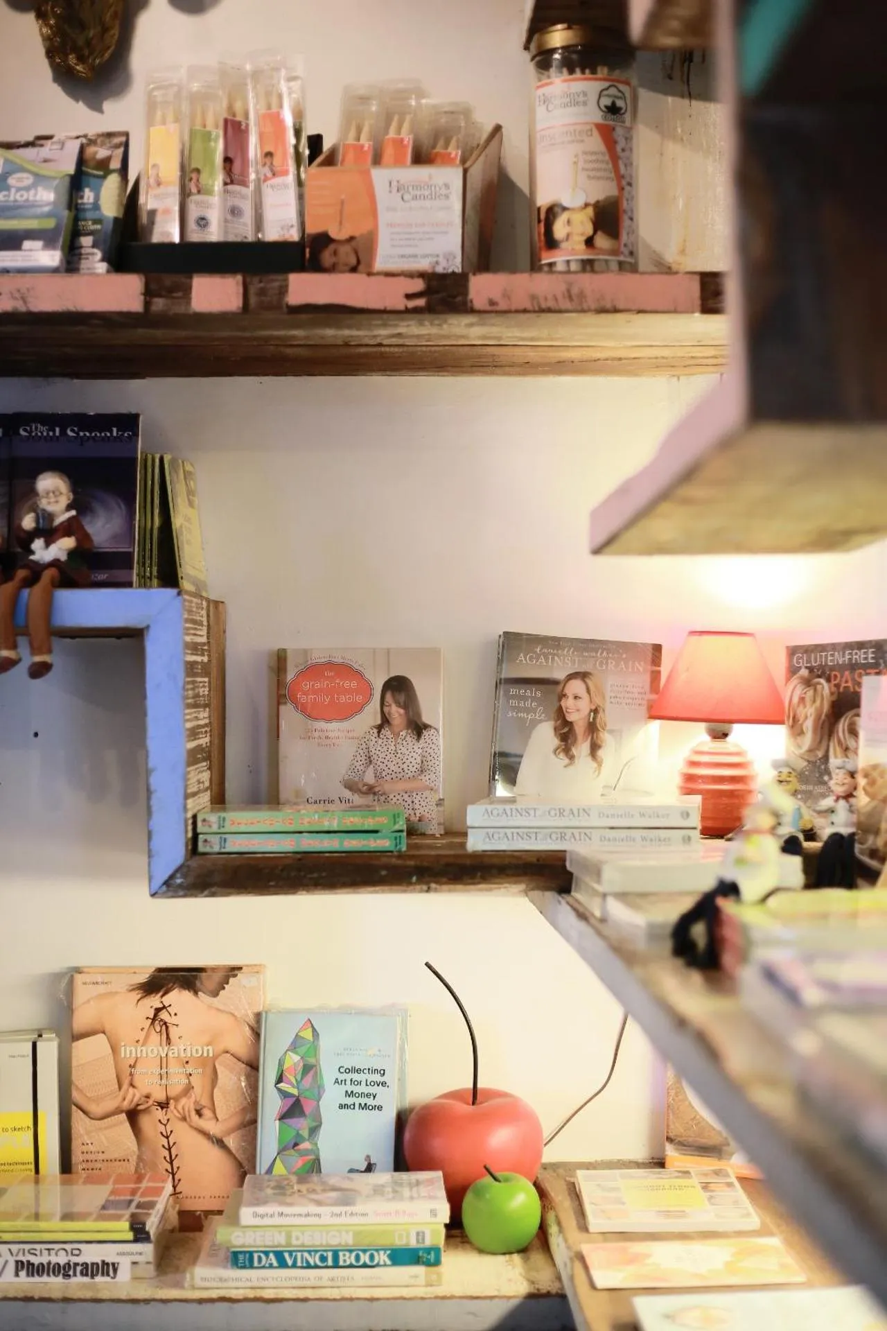 Library in La Bella Boutique Hotel