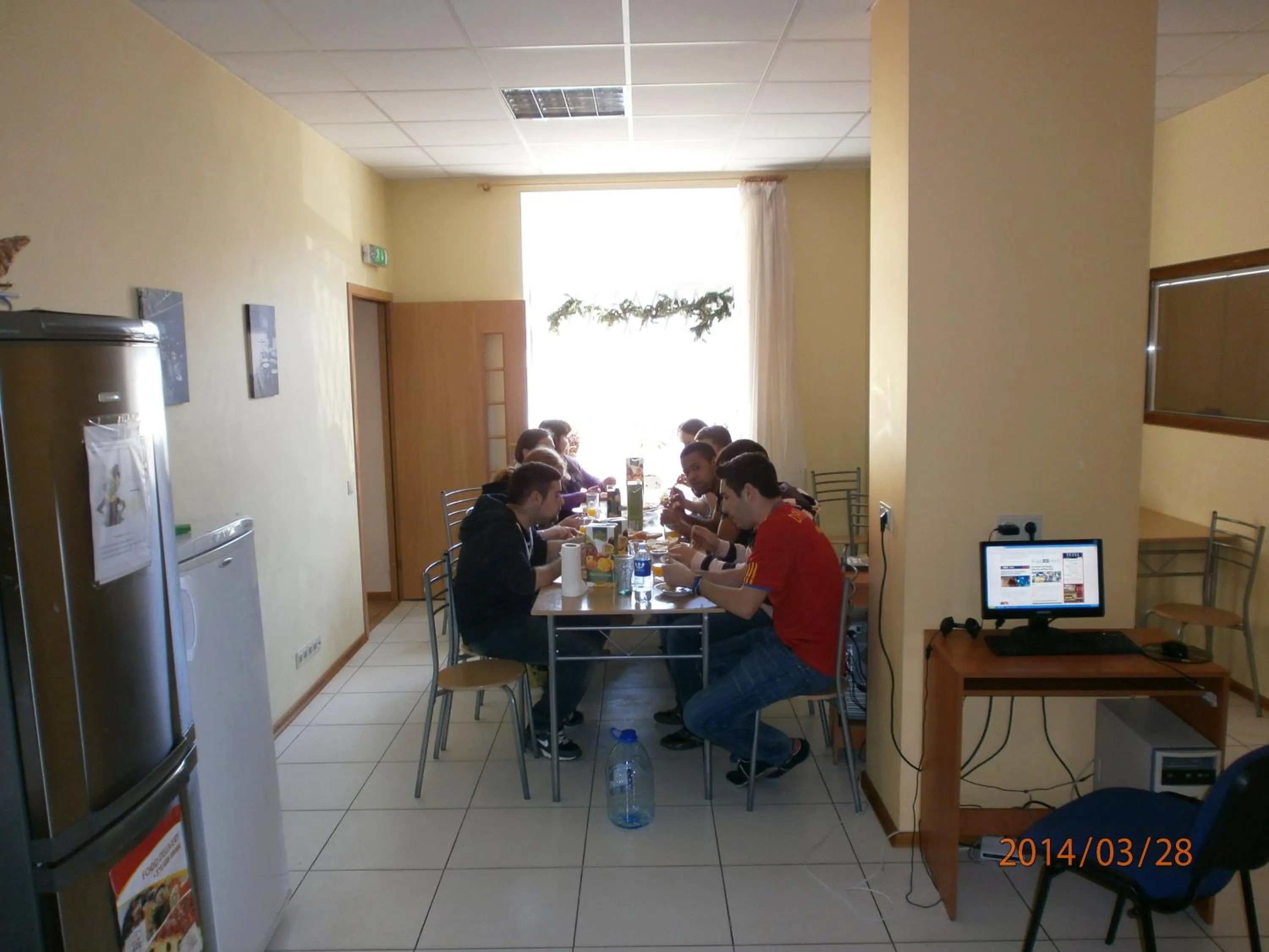 Kitchen or kitchenette in Fortuna Hostel