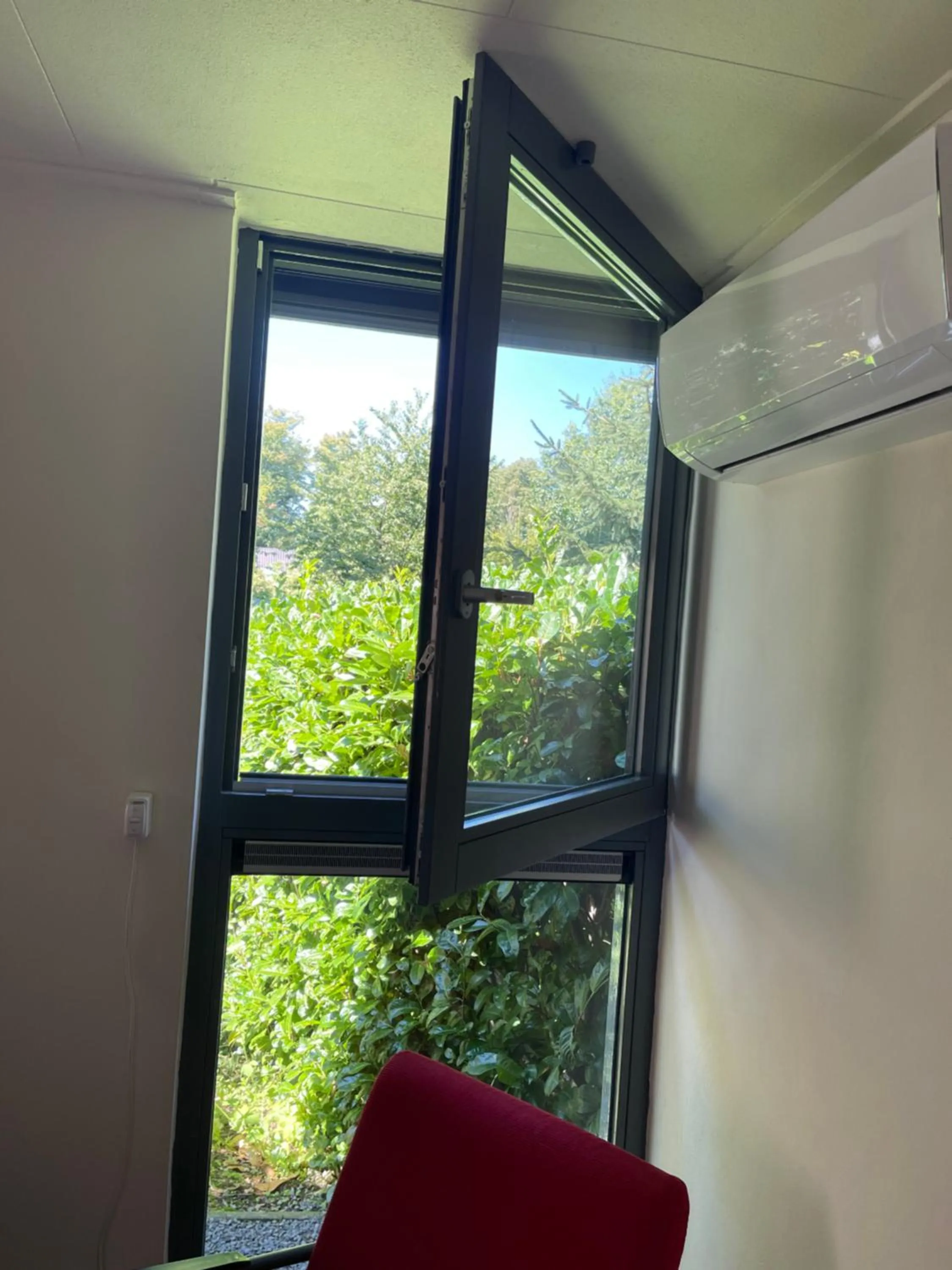 Garden view in B & B De Stijl