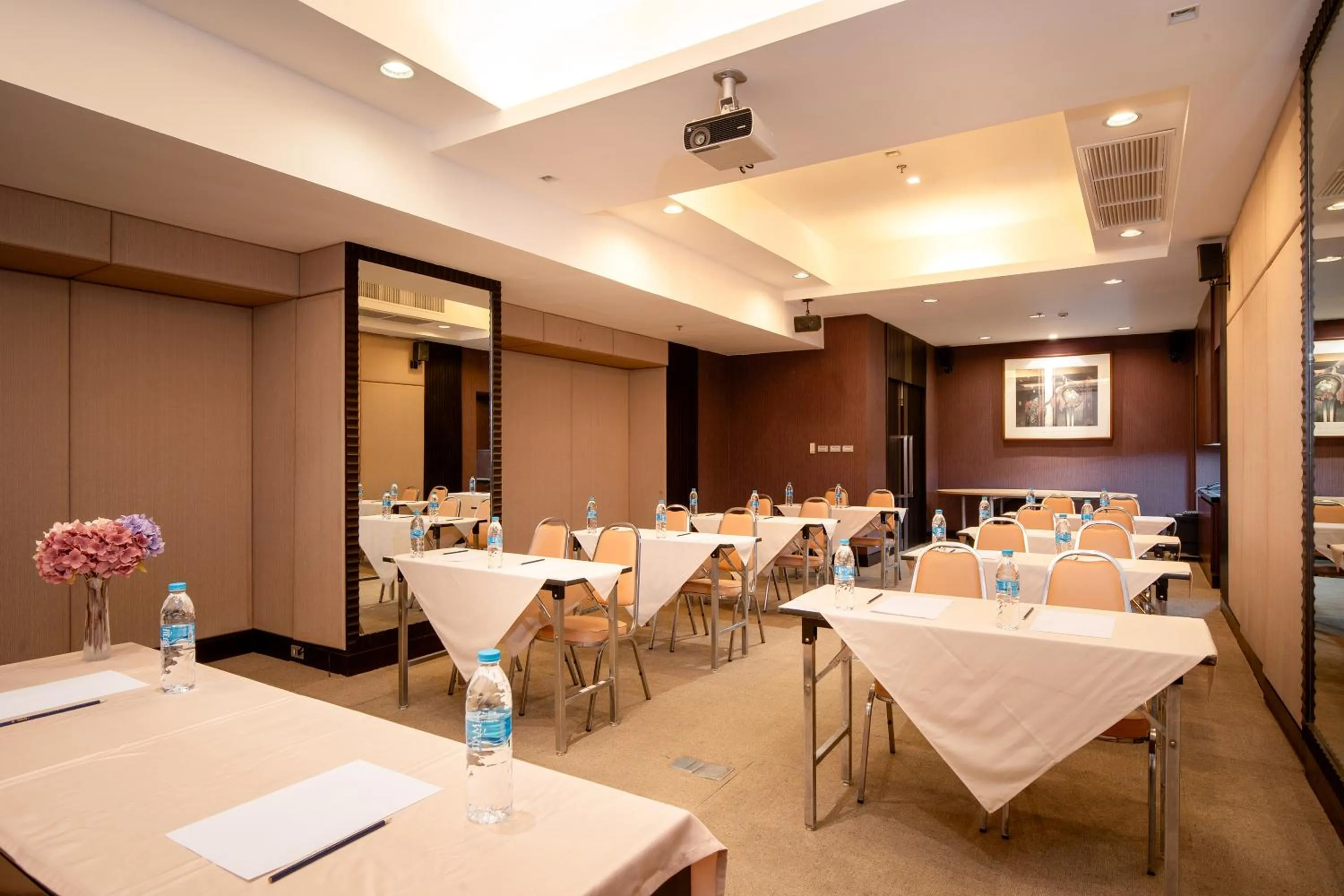 Meeting/conference room in Lily Hotel Bangkok