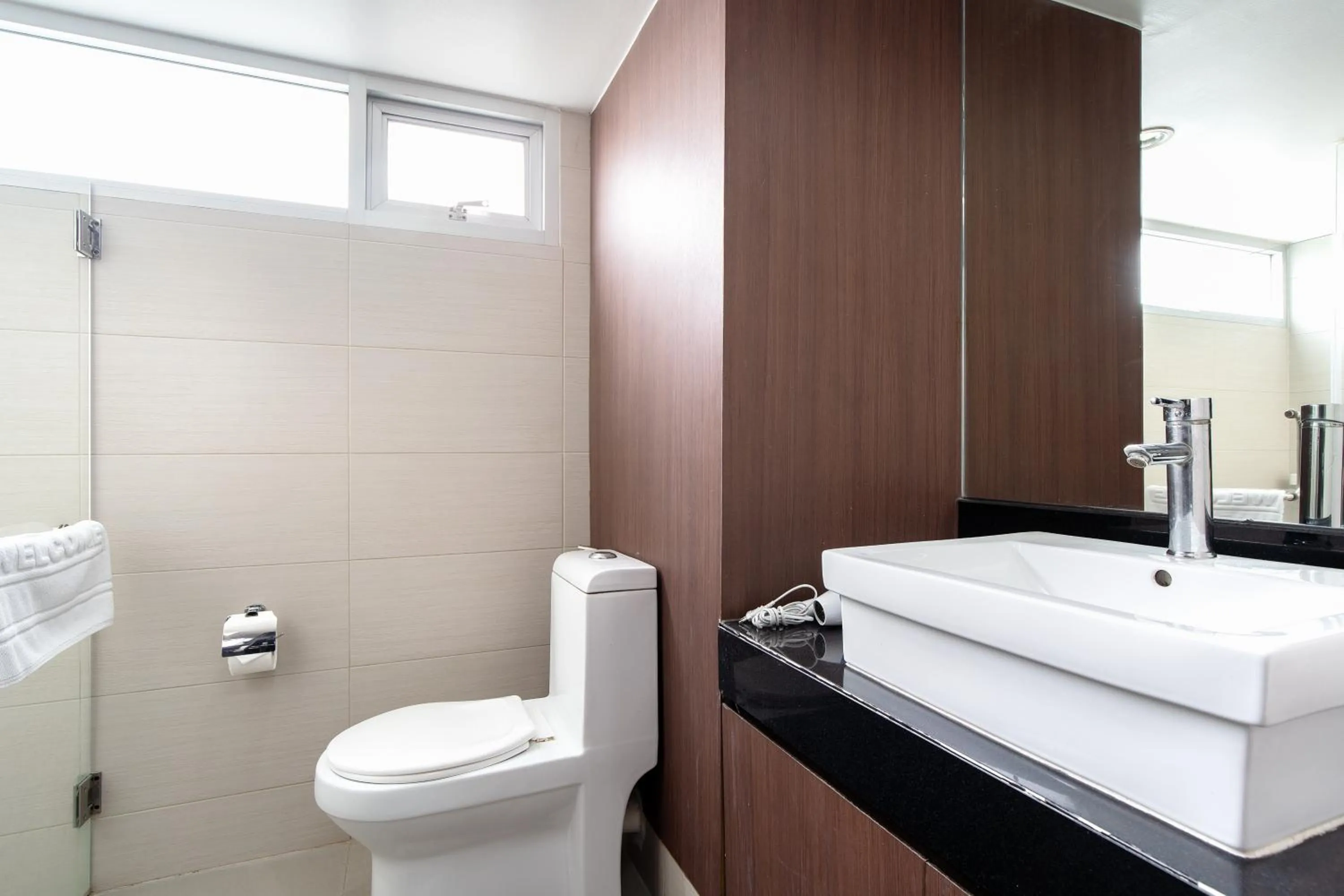 Shower in Lily Hotel Bangkok