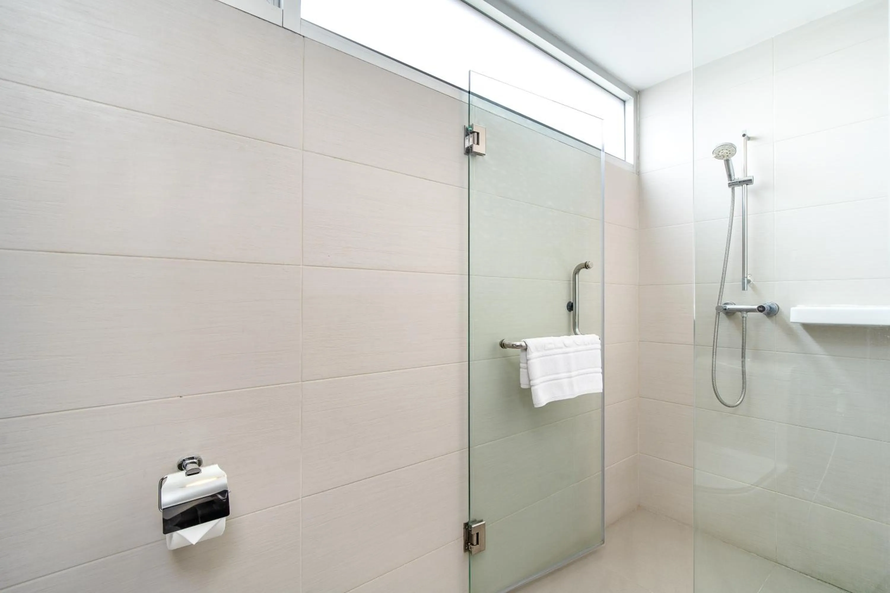 Shower in Lily Hotel Bangkok