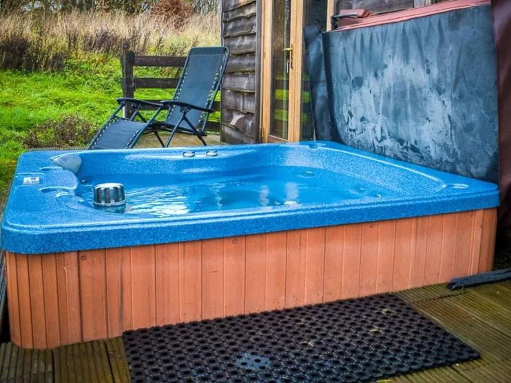 Property building in New Forest Lodges