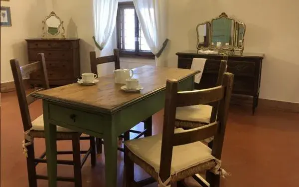 Superior Apartment with Court View in Castello Vicchiomaggio Superior Apartment with Court View in Castello Vicchiomaggio