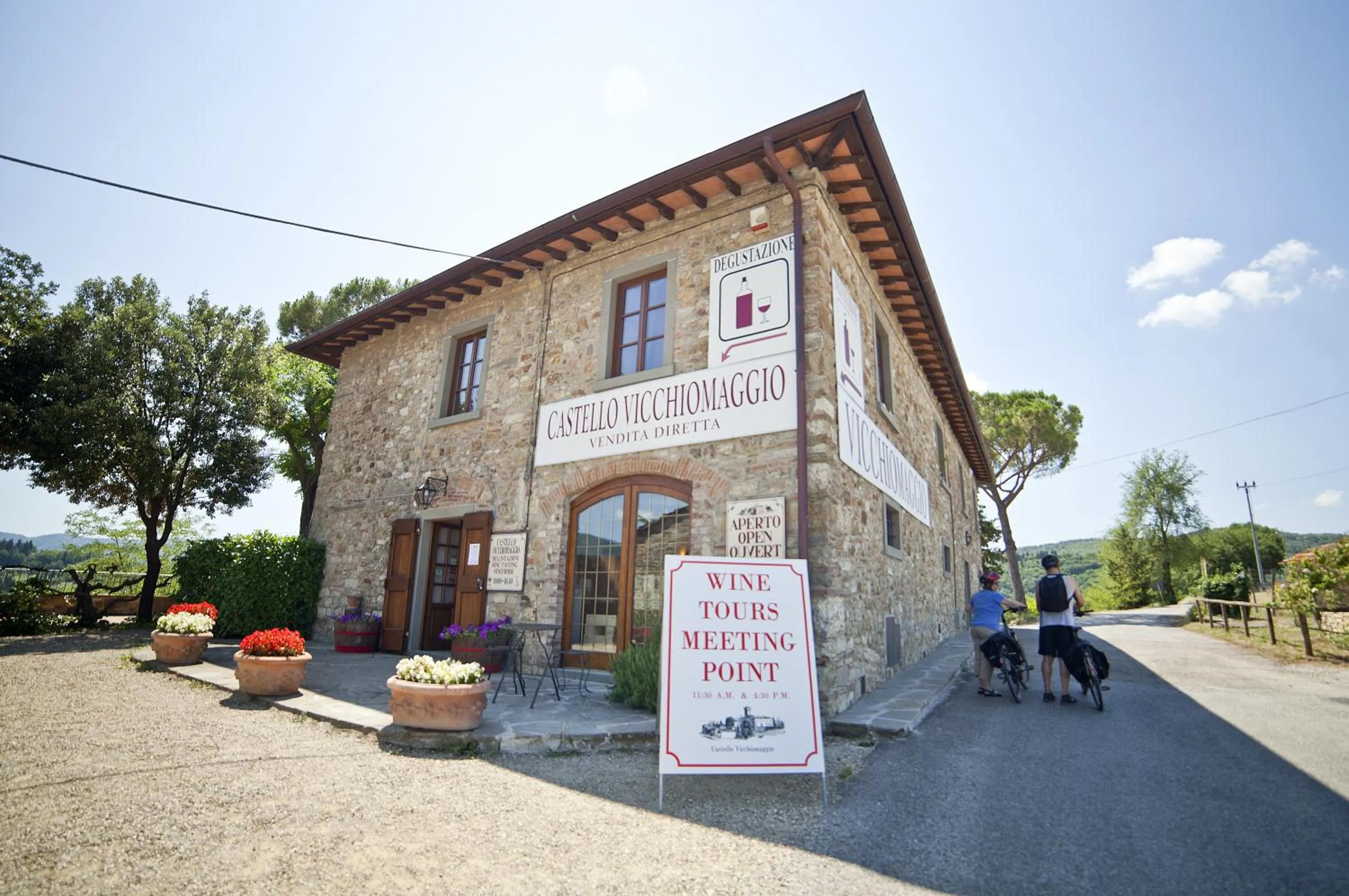 On-site shops in Castello Vicchiomaggio