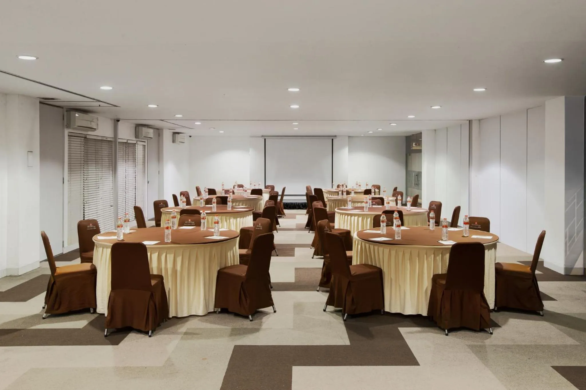 Meeting/conference room in Amaris Hotel Padjajaran - Bogor
