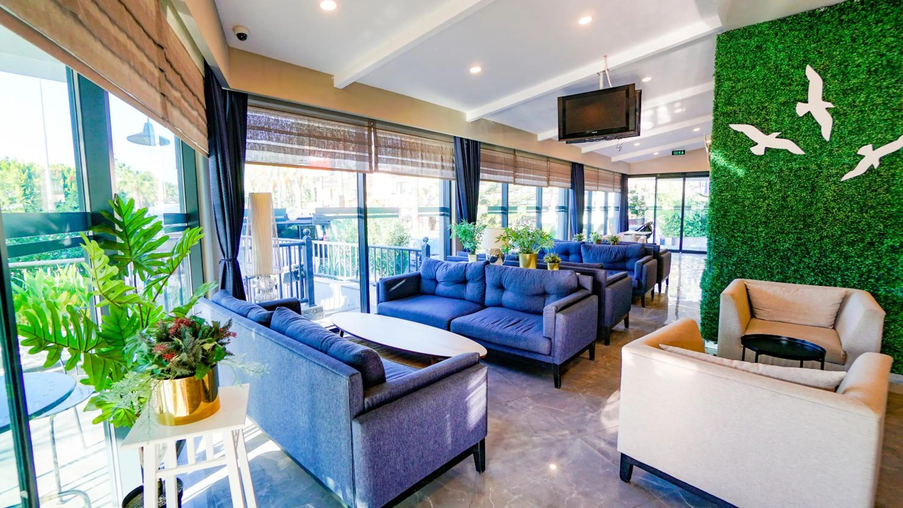 Communal lounge/ TV room in Istanbul Beach Hotel - All Inclusive