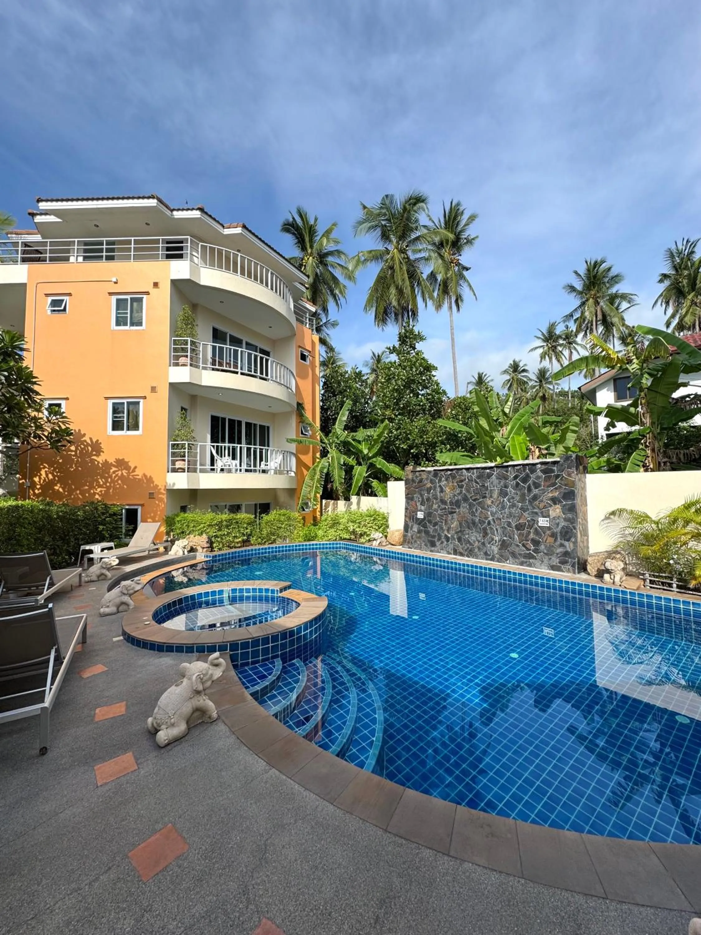 Property building in Chaweng Noi Residence