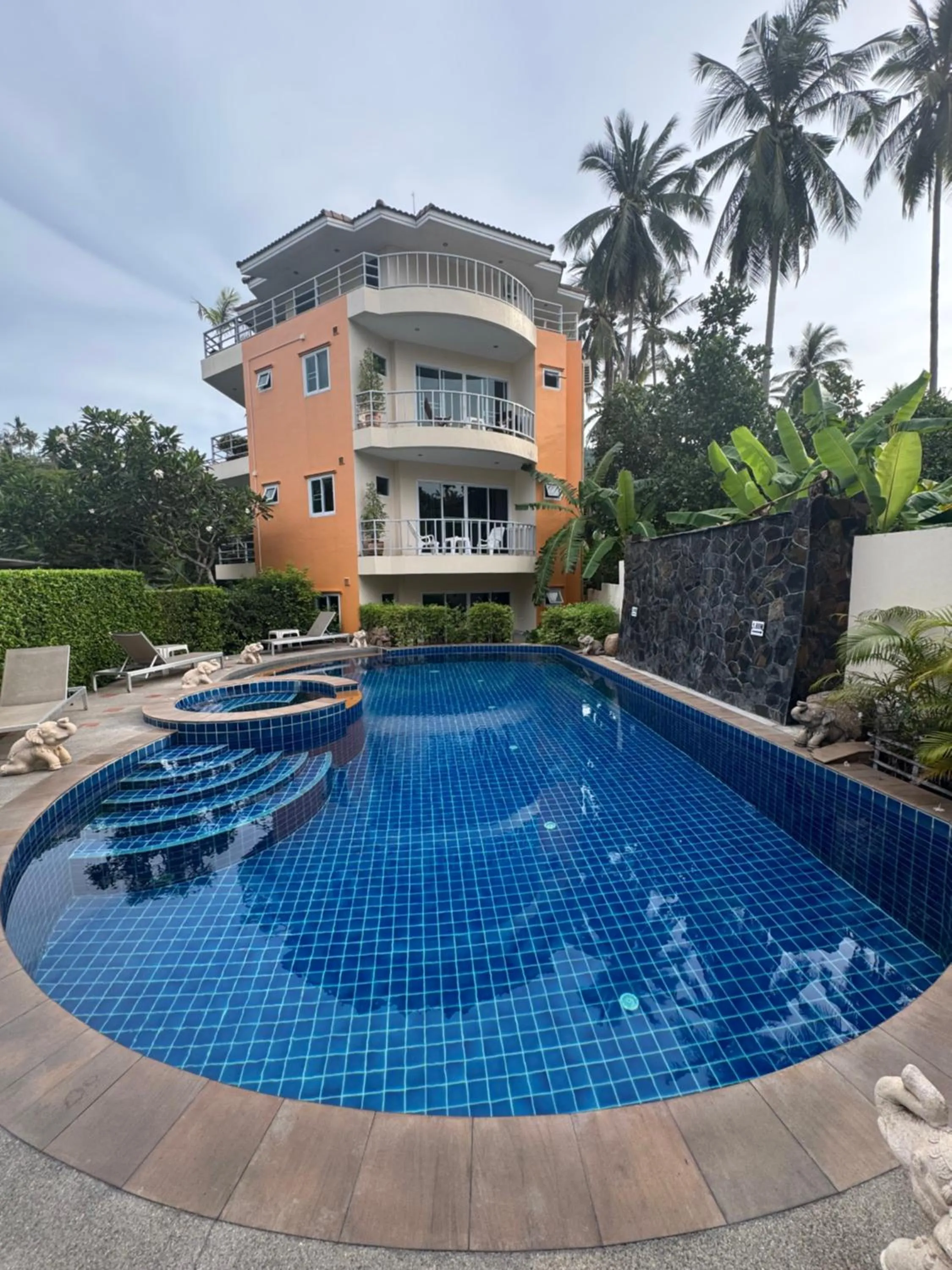 Property building in Chaweng Noi Residence