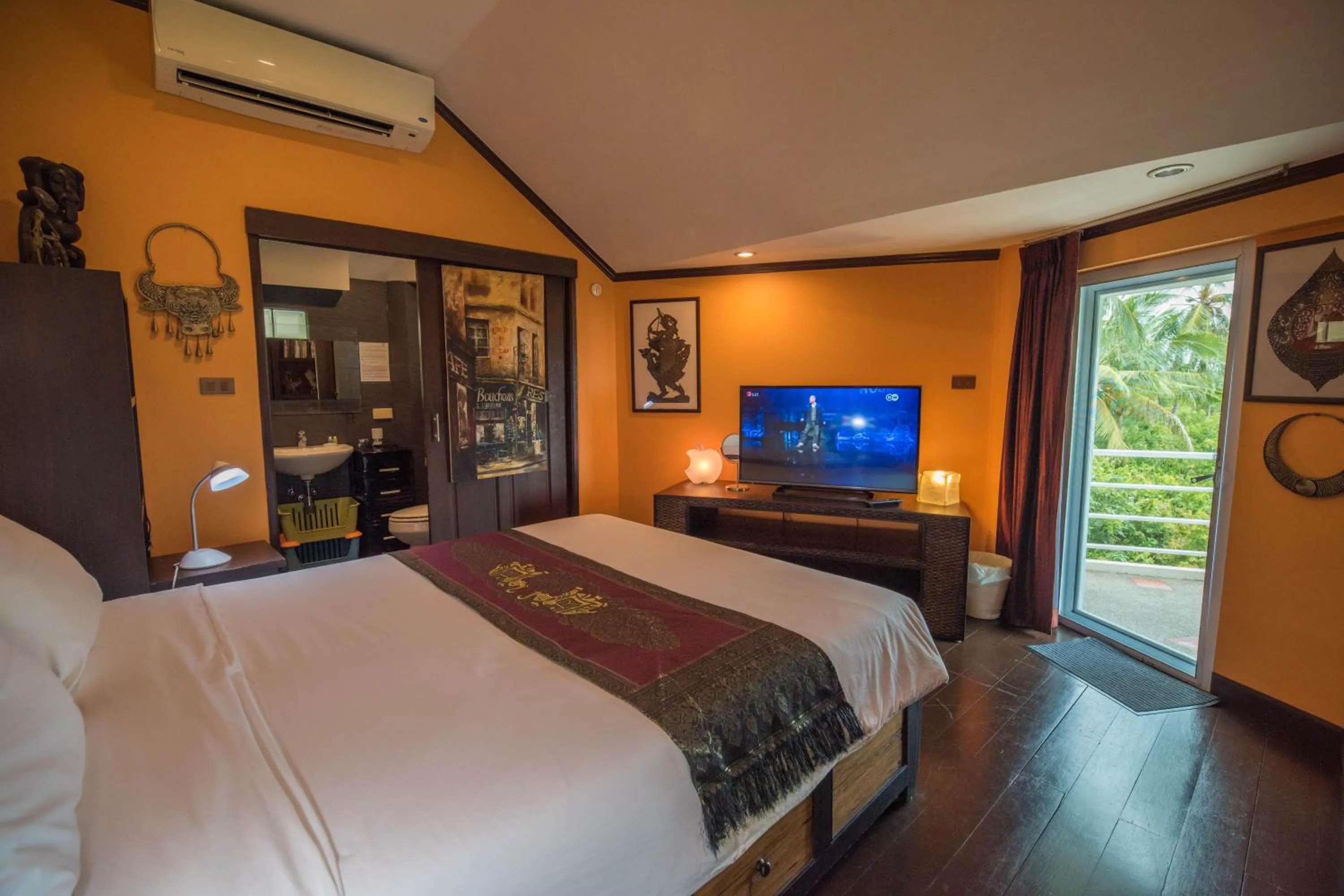 Photo of the whole room, Bed in Chaweng Noi Residence