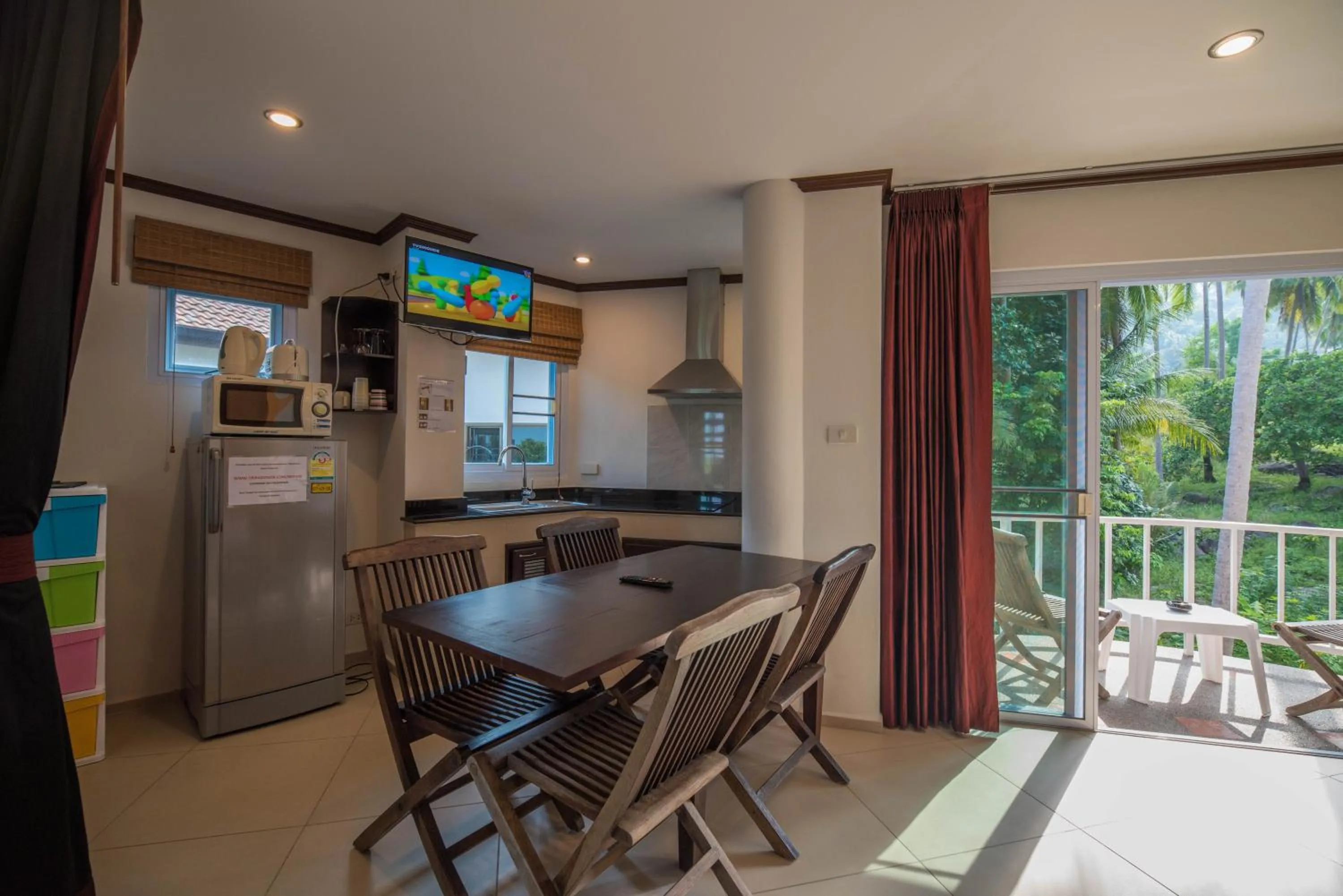 Dining area in Chaweng Noi Residence