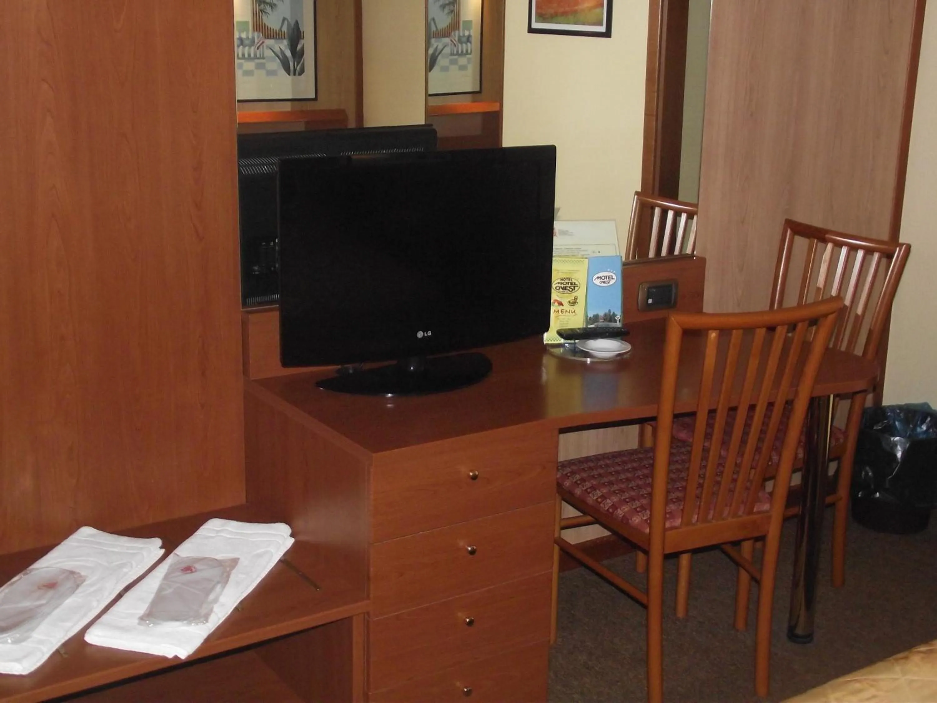 TV and multimedia in Hotel Motel Ovest