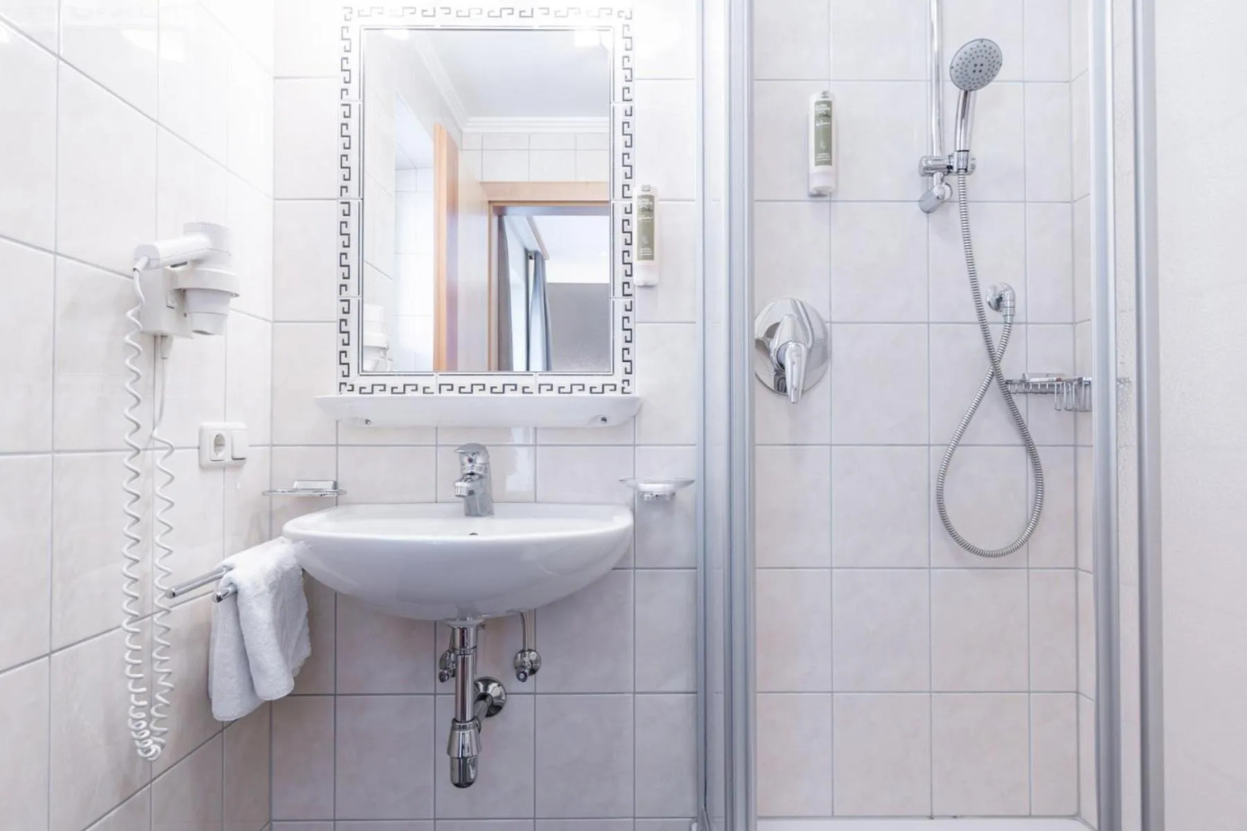 Shower in LAUDEGGHOF Ladis