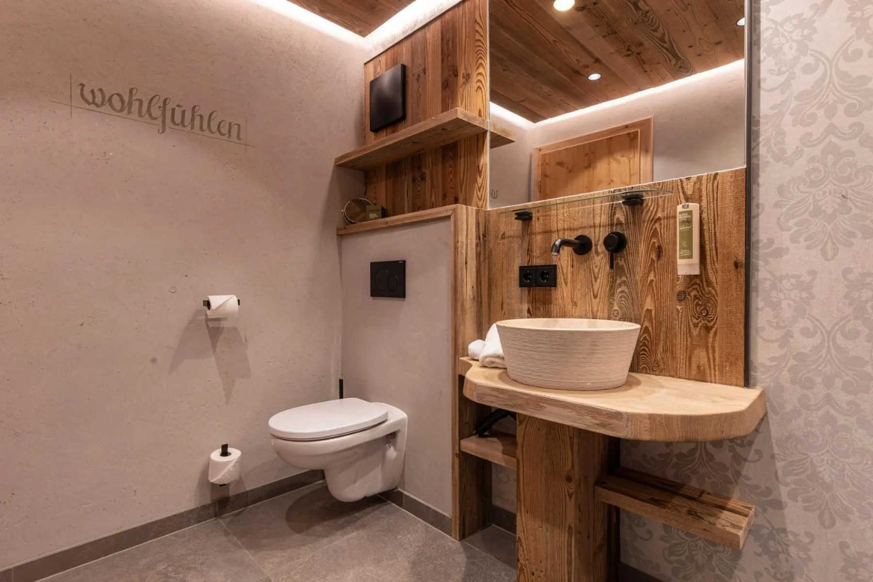 Shower in LAUDEGGHOF Ladis