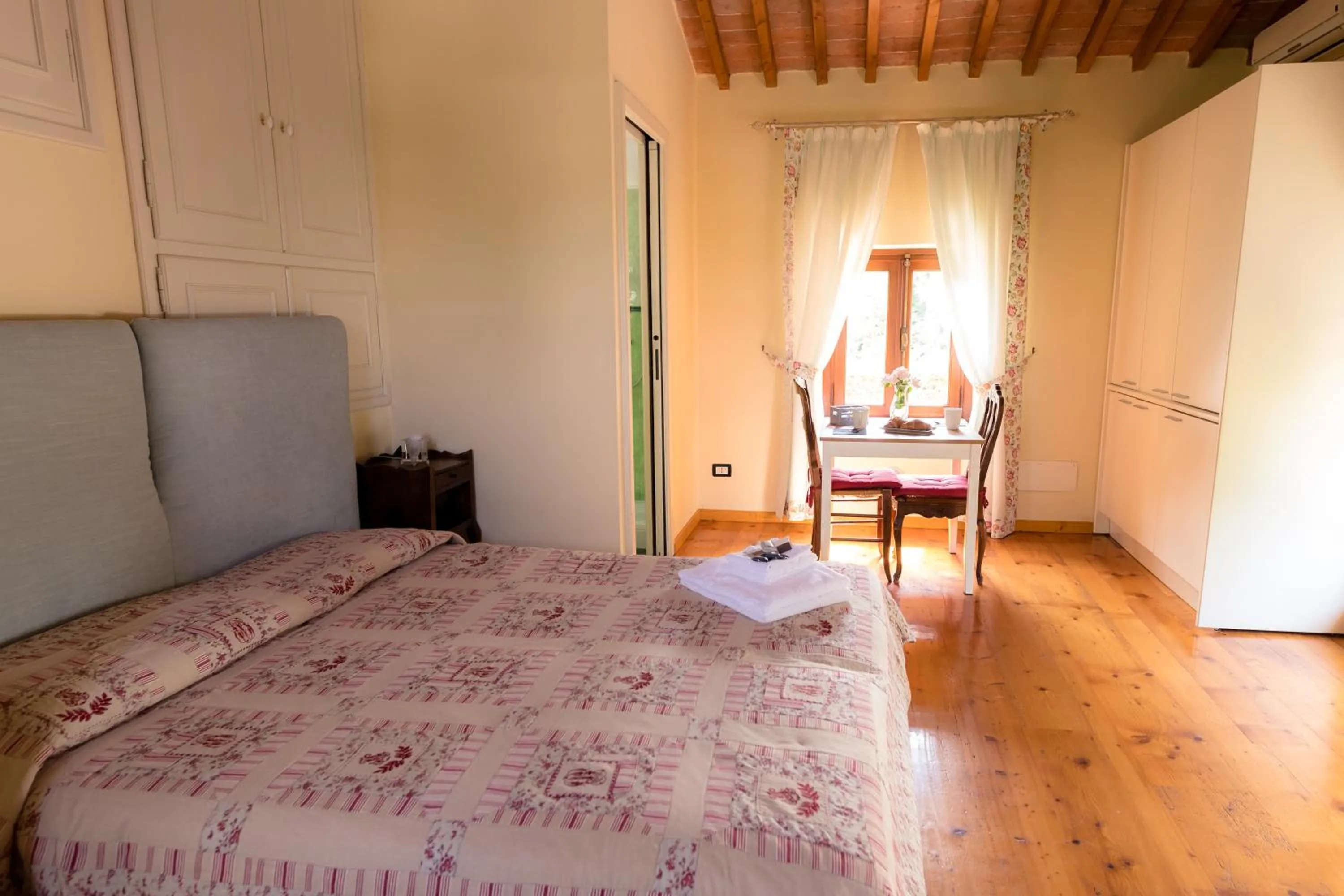 Photo of the whole room, Bed in Villa Nichesola