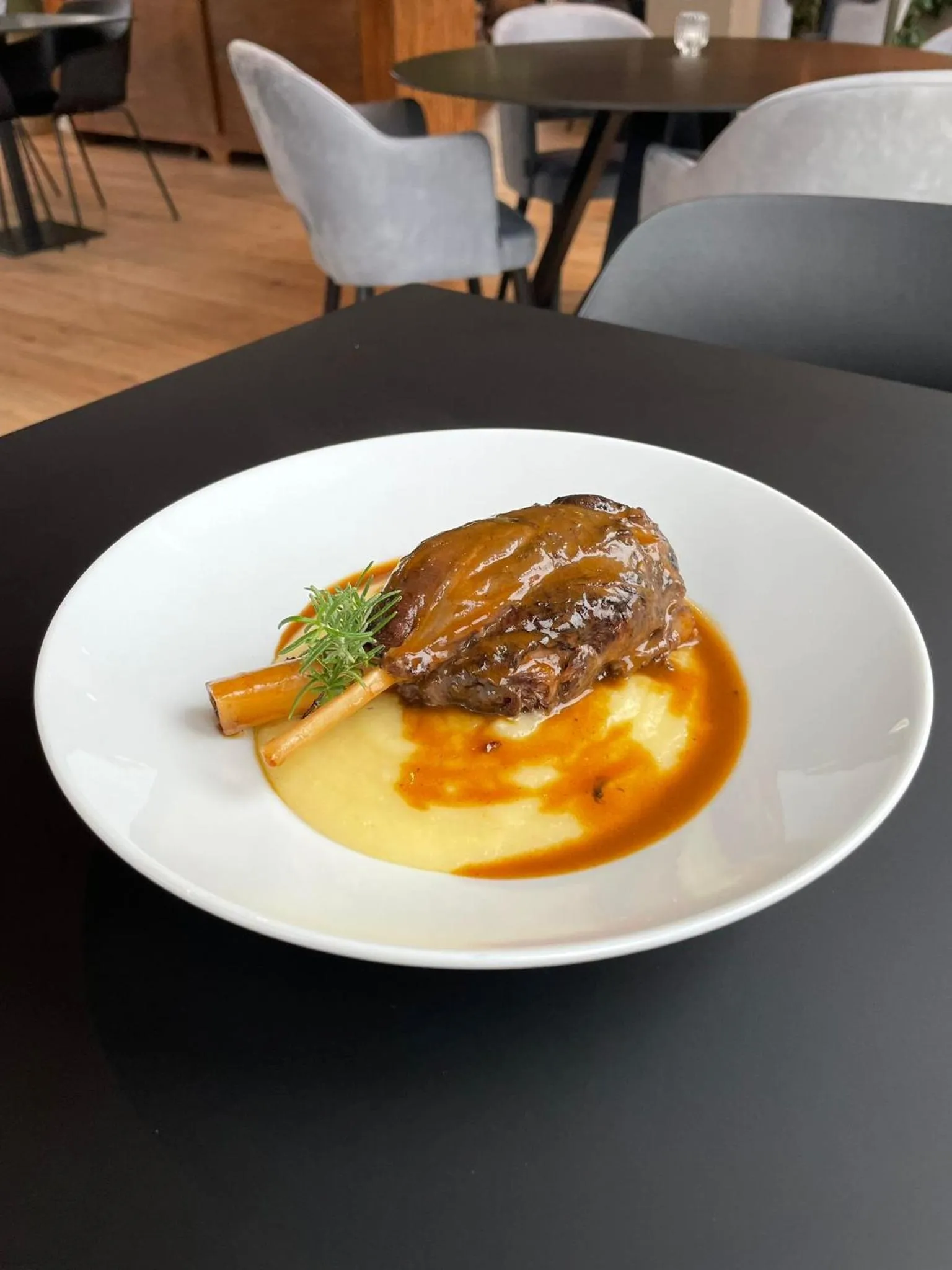 Restaurant/places to eat in Villa Nichesola