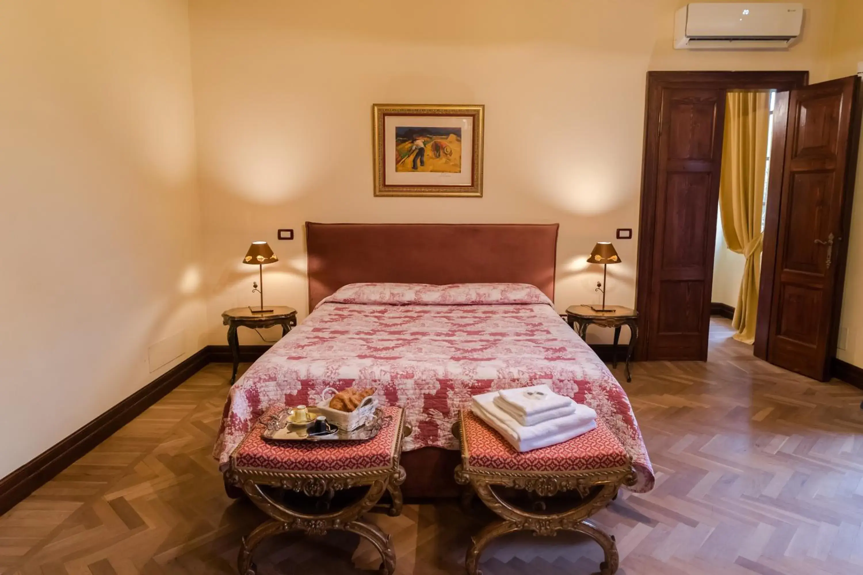 Suite with Pool View in Villa Nichesola Suite with Pool View in Villa Nichesola