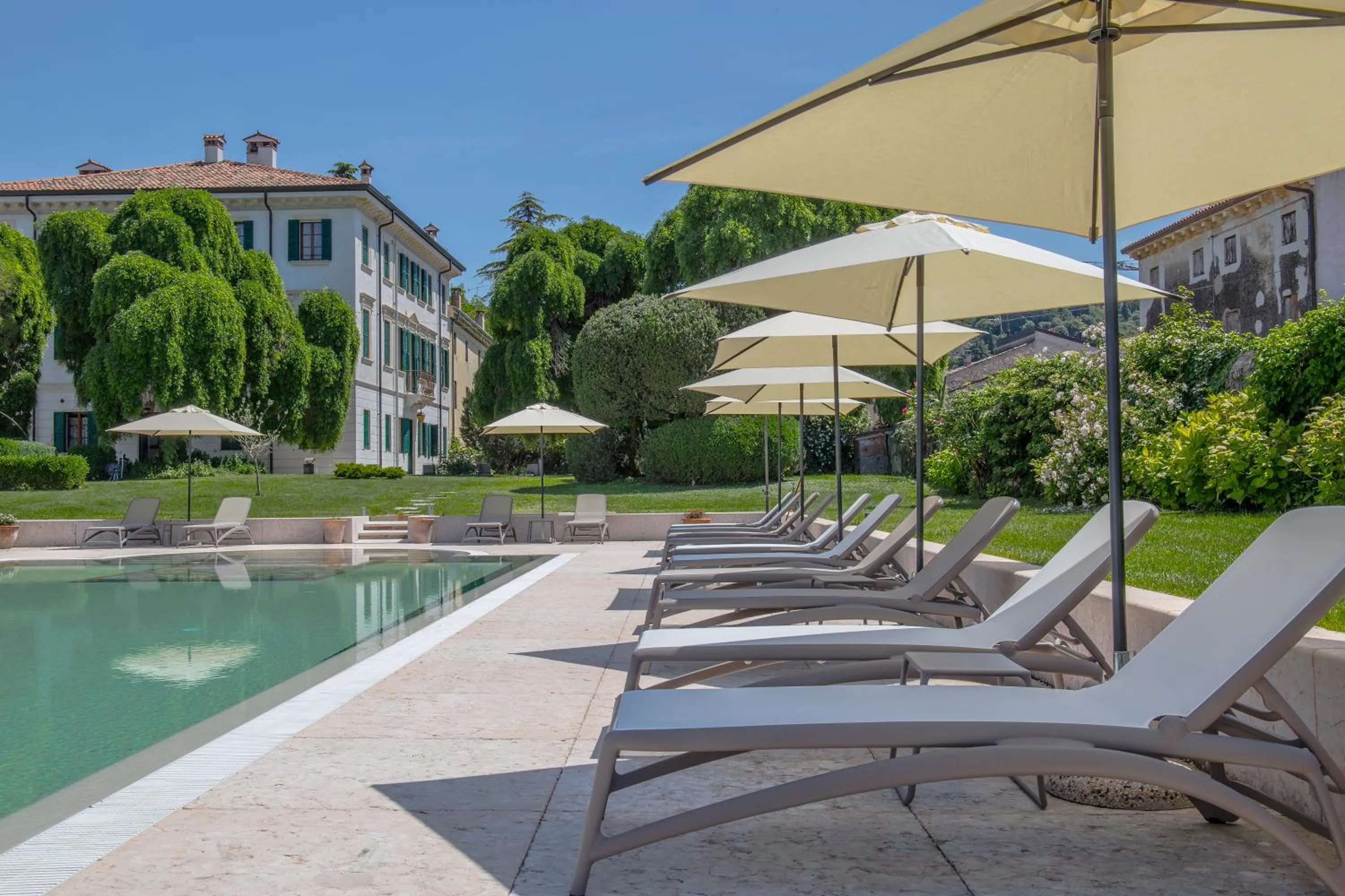 Swimming pool in Villa Nichesola