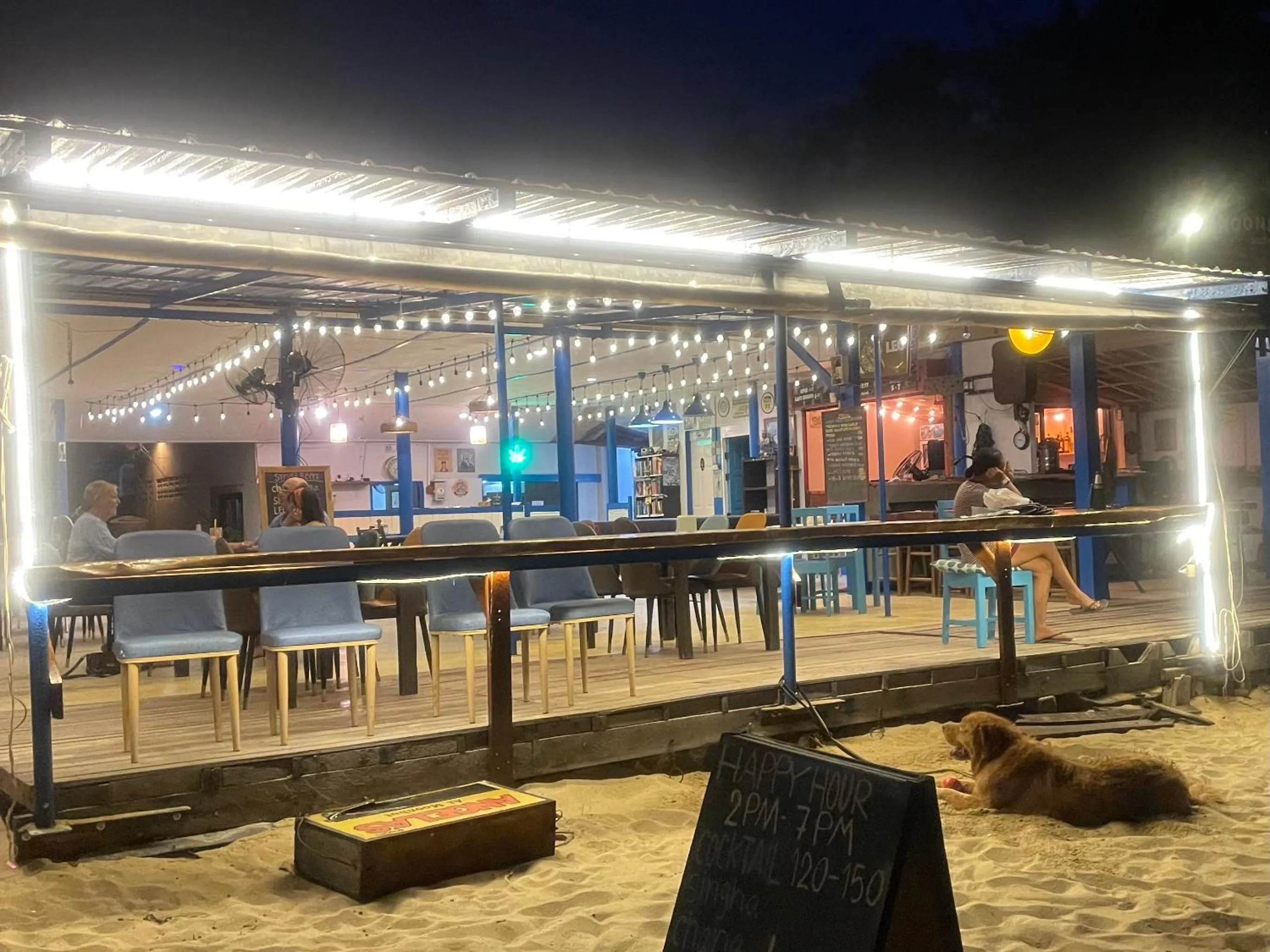 Restaurant/places to eat in Moonhut Bungalows