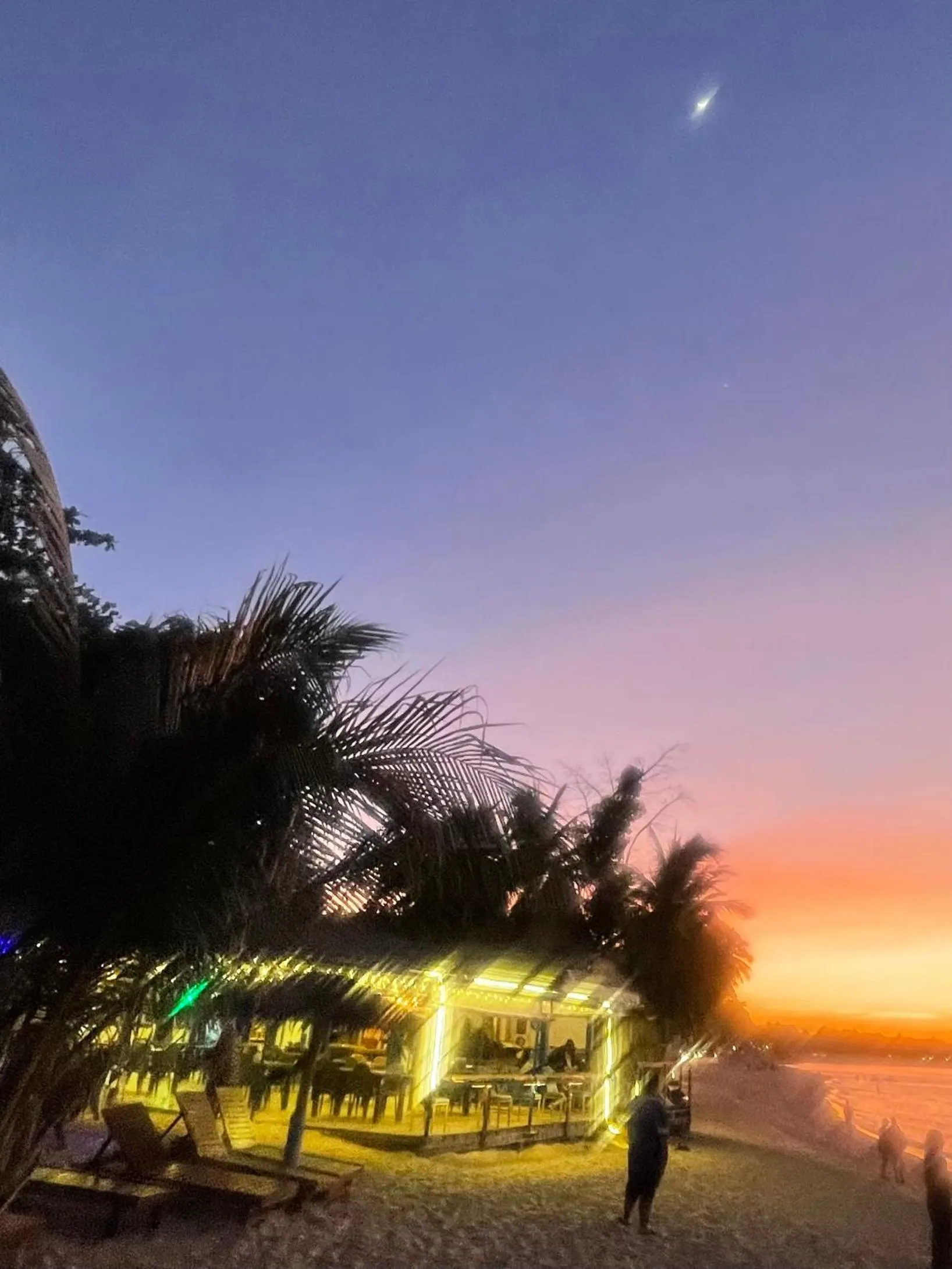 Restaurant/places to eat in Moonhut Bungalows