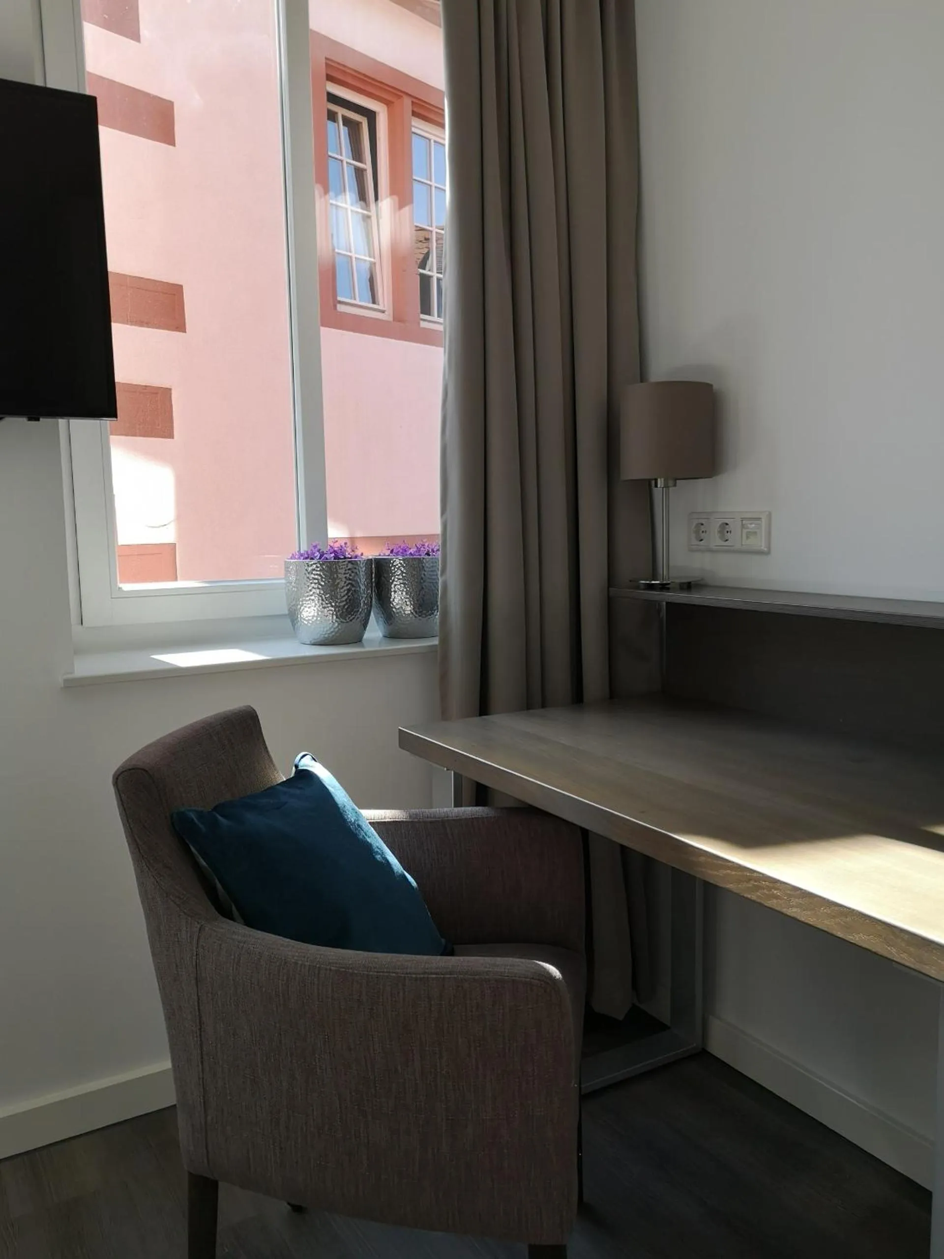 Decorative detail in Trip Inn PostApart Aschaffenburg