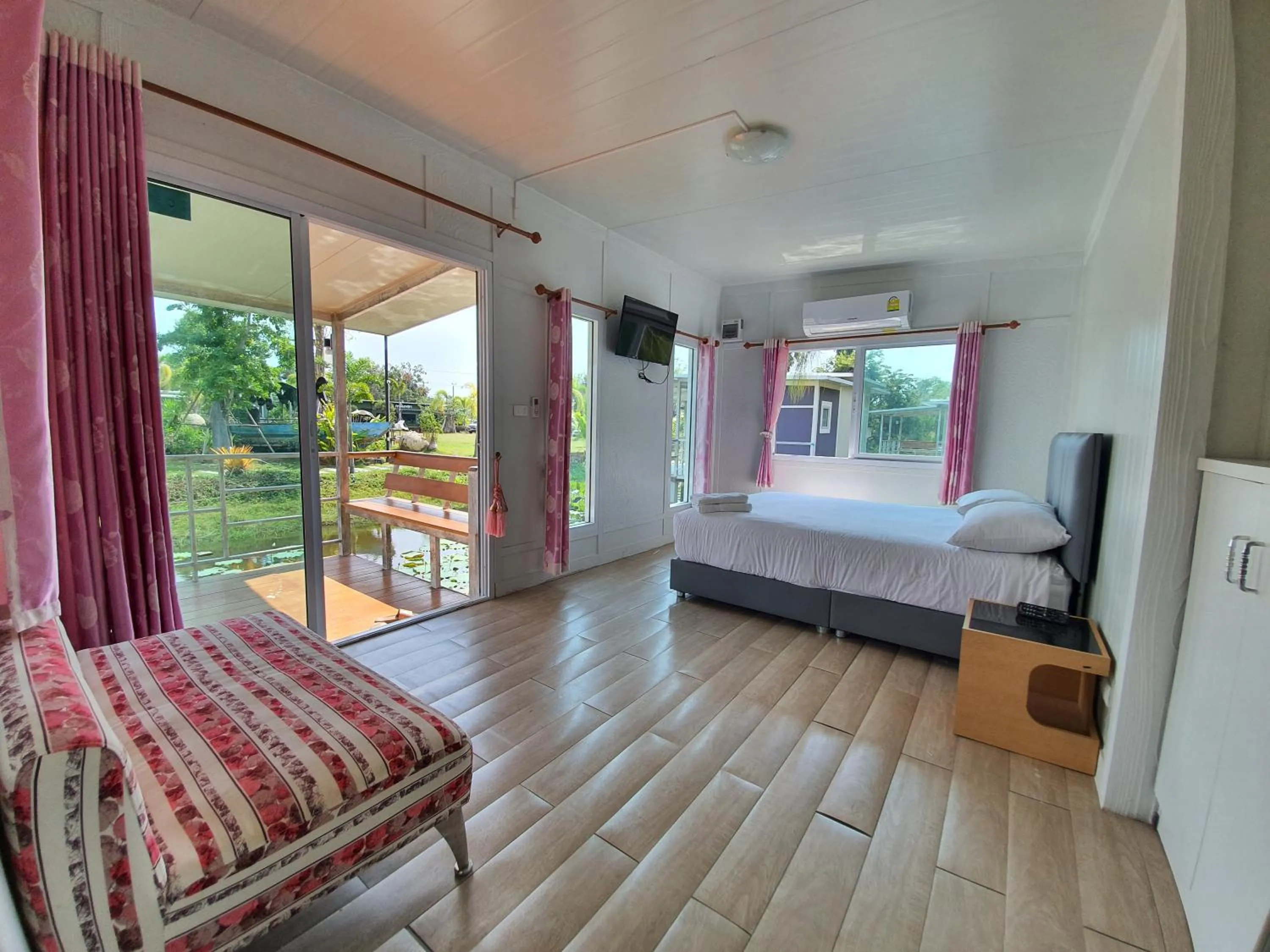 Bed in Phalagoon Resort