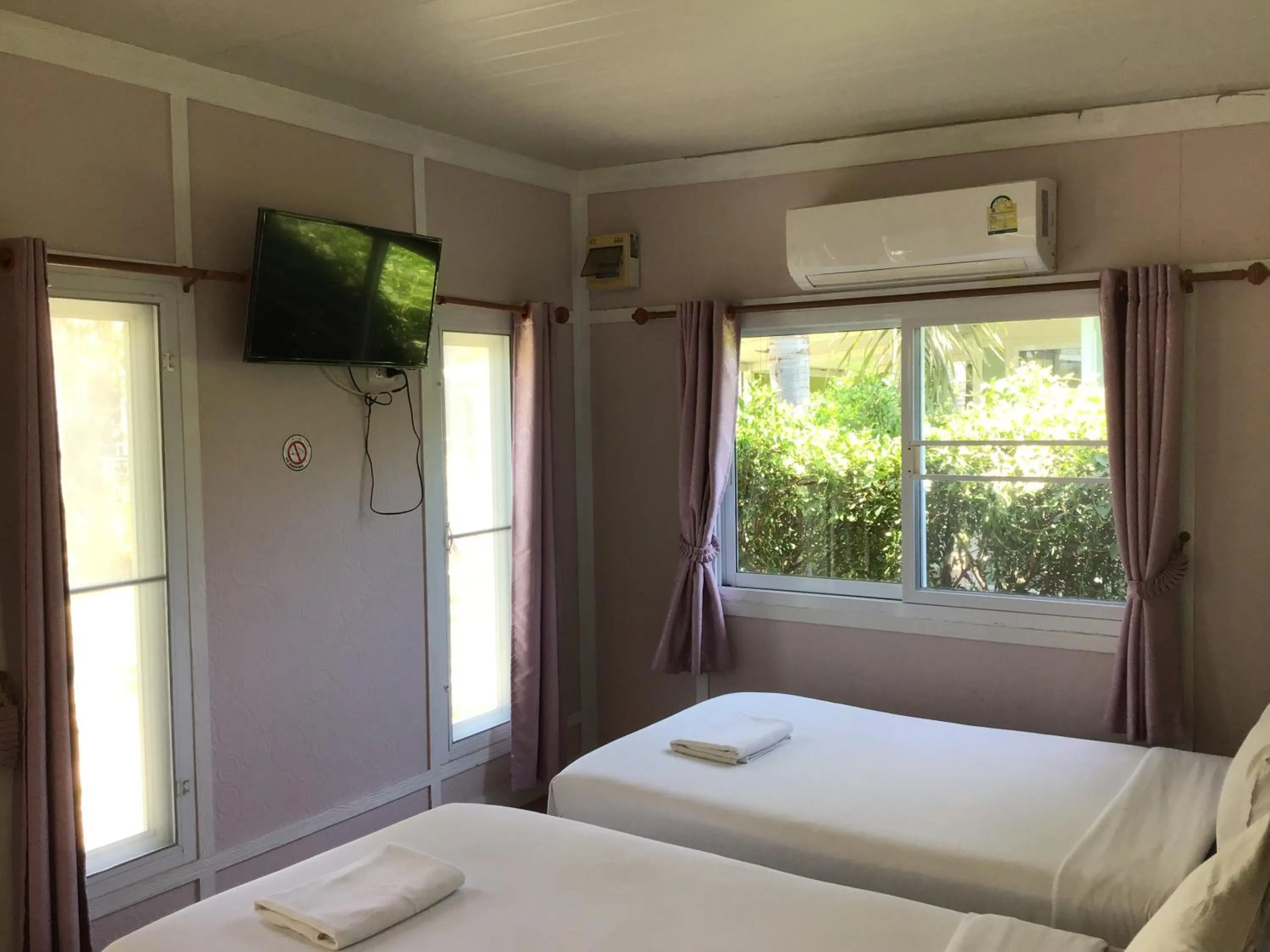 Bed in Phalagoon Resort