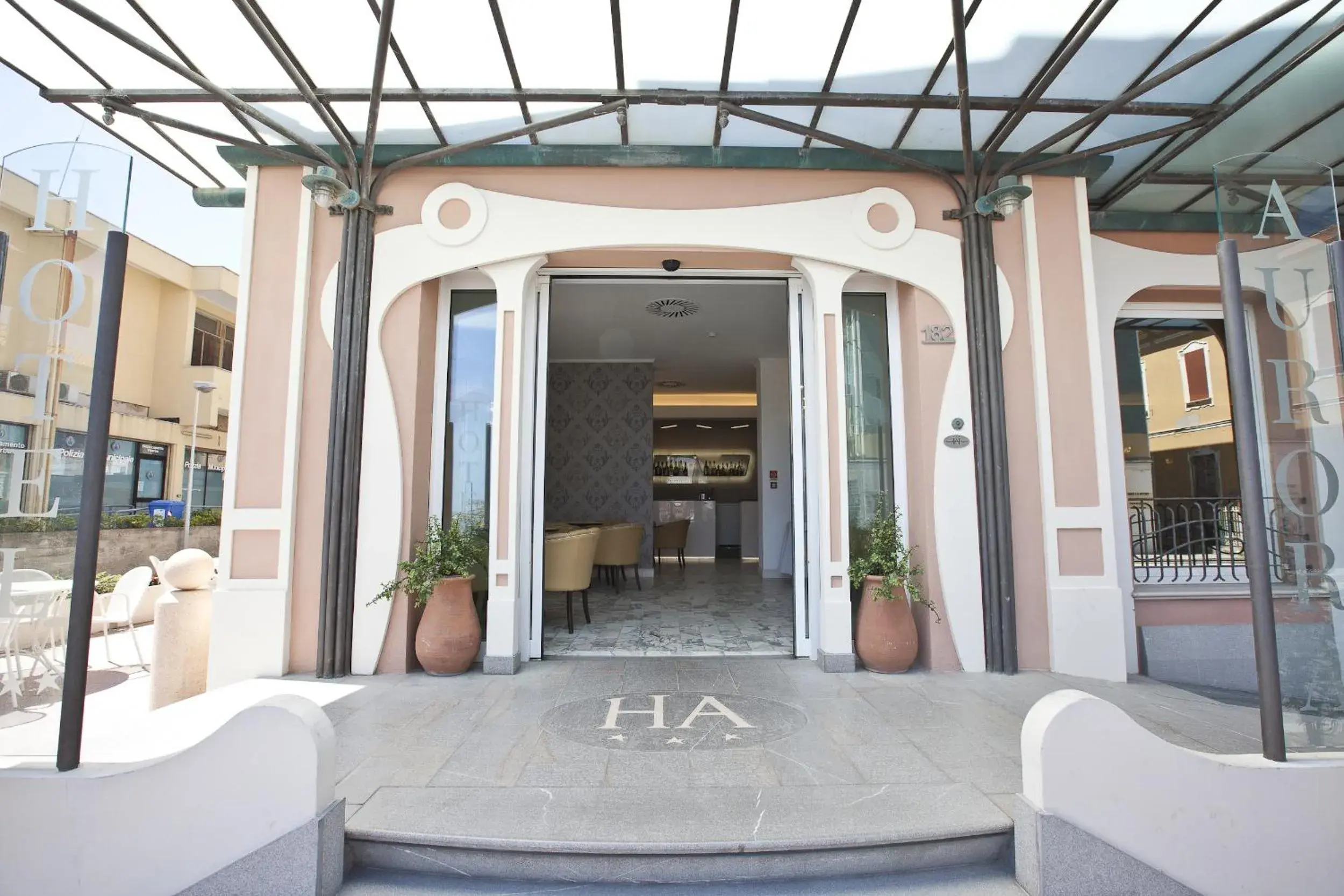 Facade/entrance in Hotel Aurora