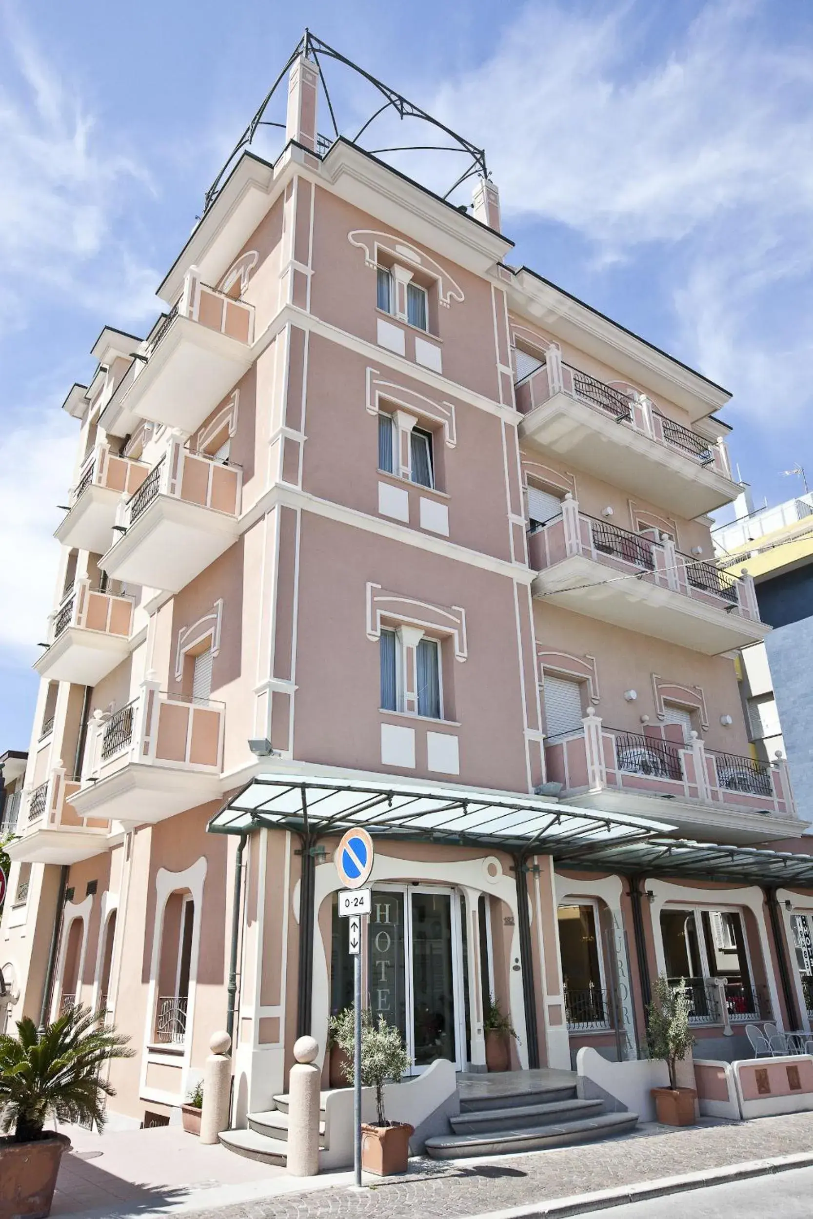 Facade/entrance, Property Building in Hotel Aurora