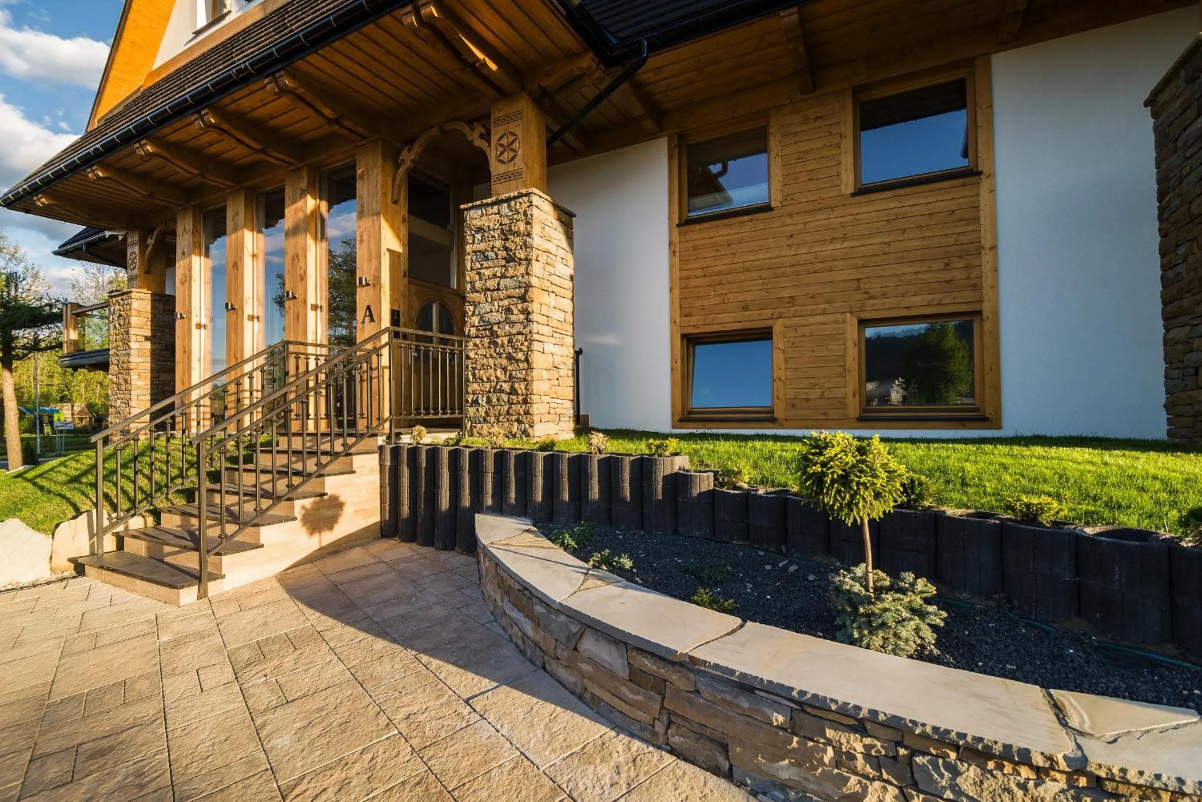 Facade/entrance in Rezydencja Zakopiańska