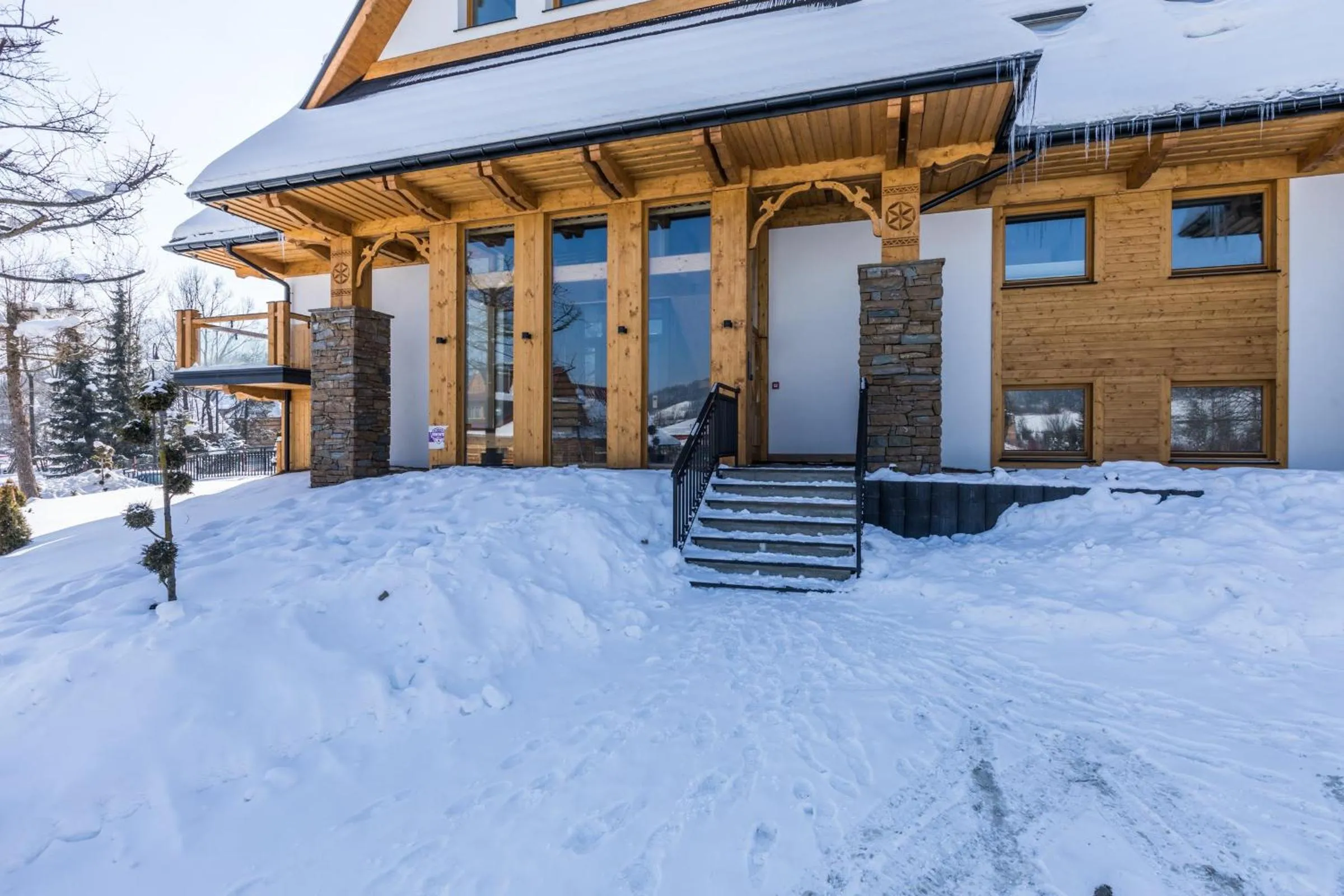 Facade/entrance in Rezydencja Zakopiańska