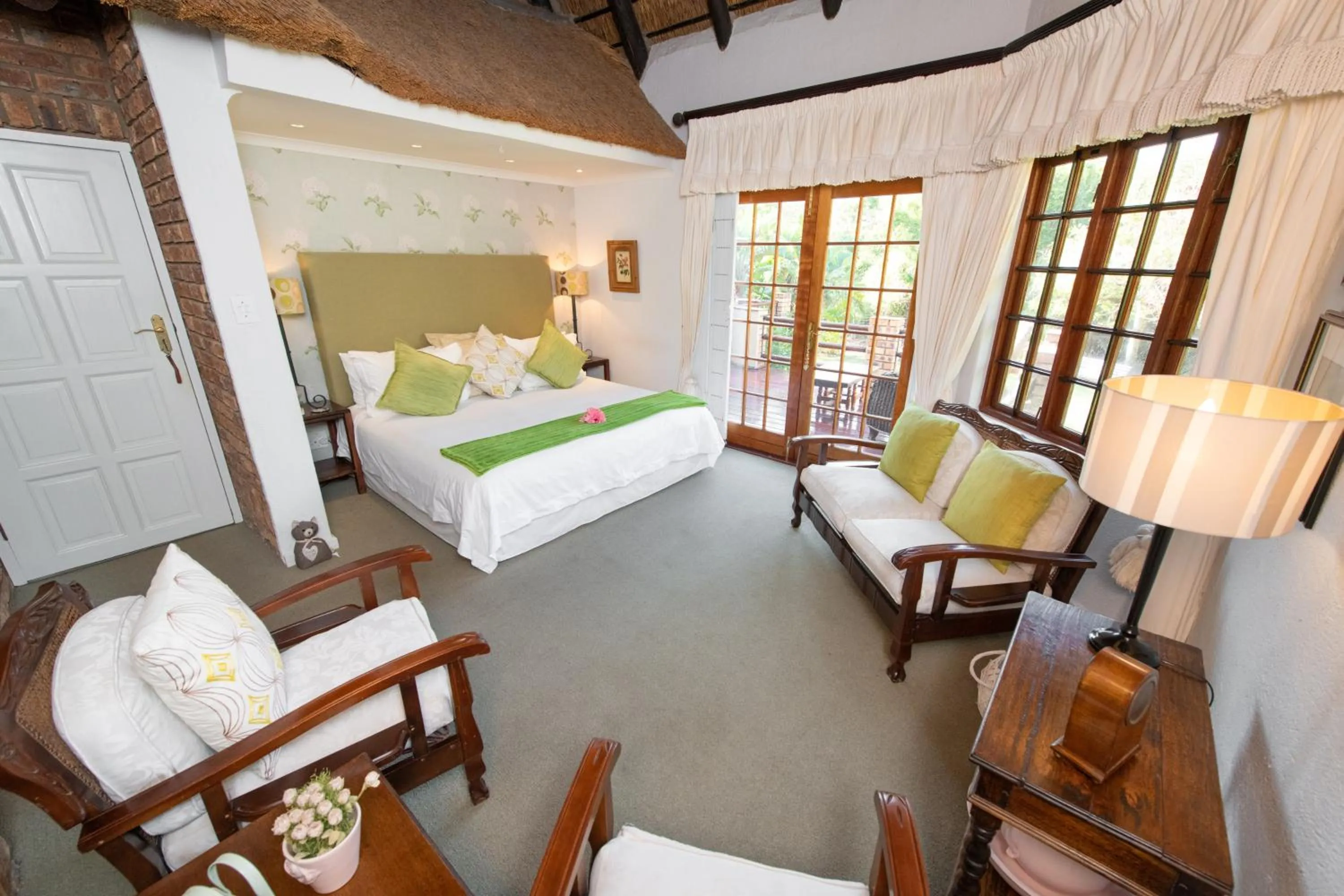 Photo of the whole room, Bed in Blyde River Canyon Lodge