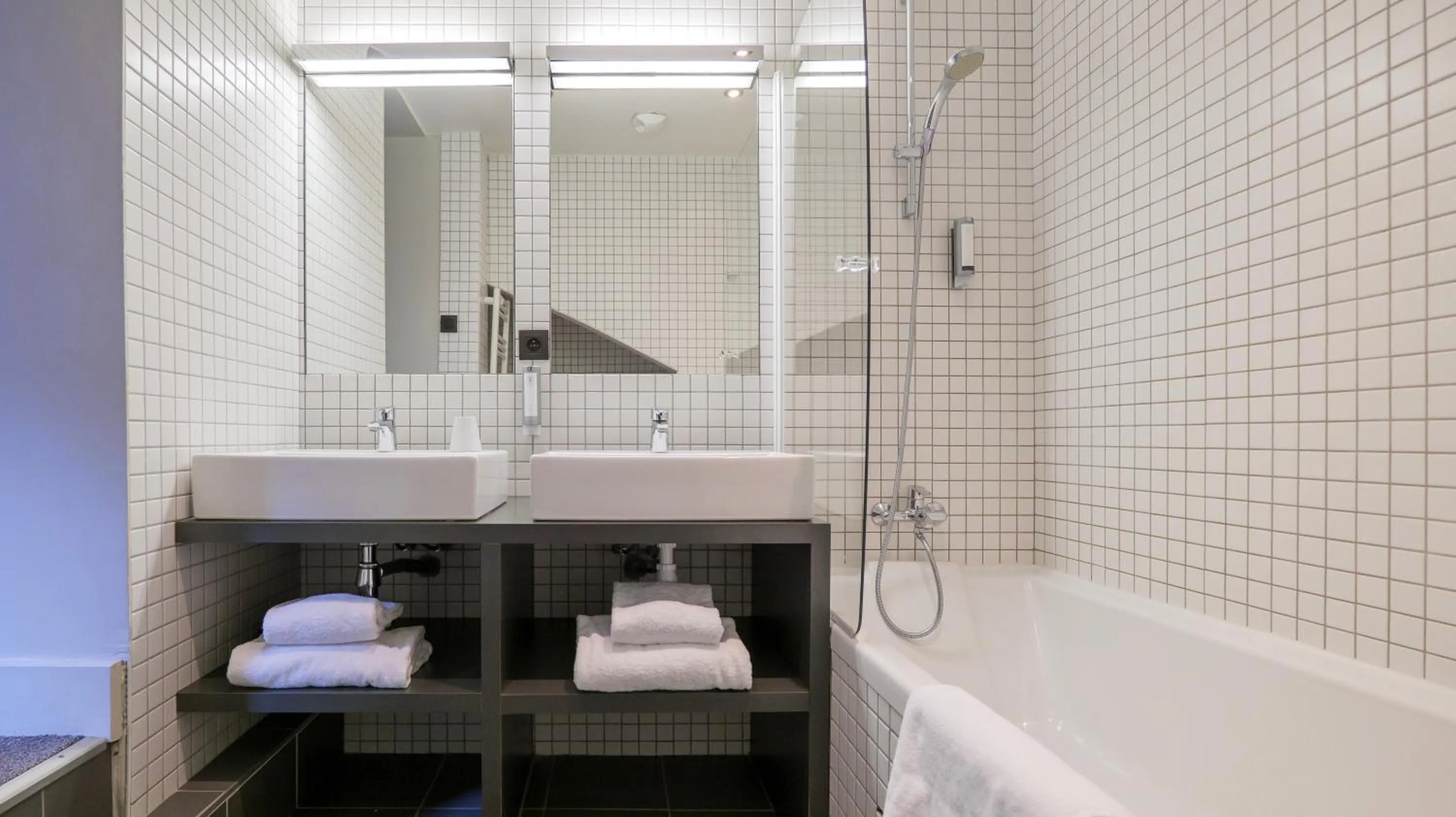 Bath in Le Faucigny - Hotel de Charme & SPA