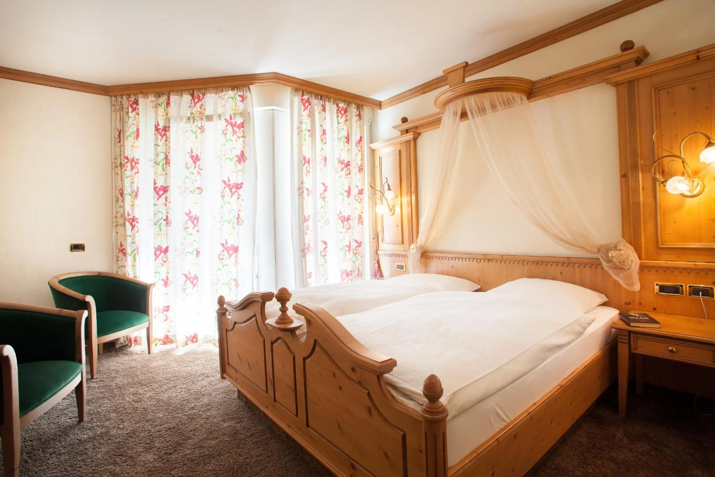 Day, Bed in Hotel Comfort Erica Dolomiti Val d'Adige