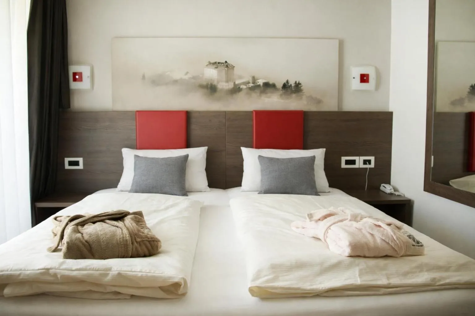 Bed in Hotel Comfort Erica Dolomiti Val d'Adige