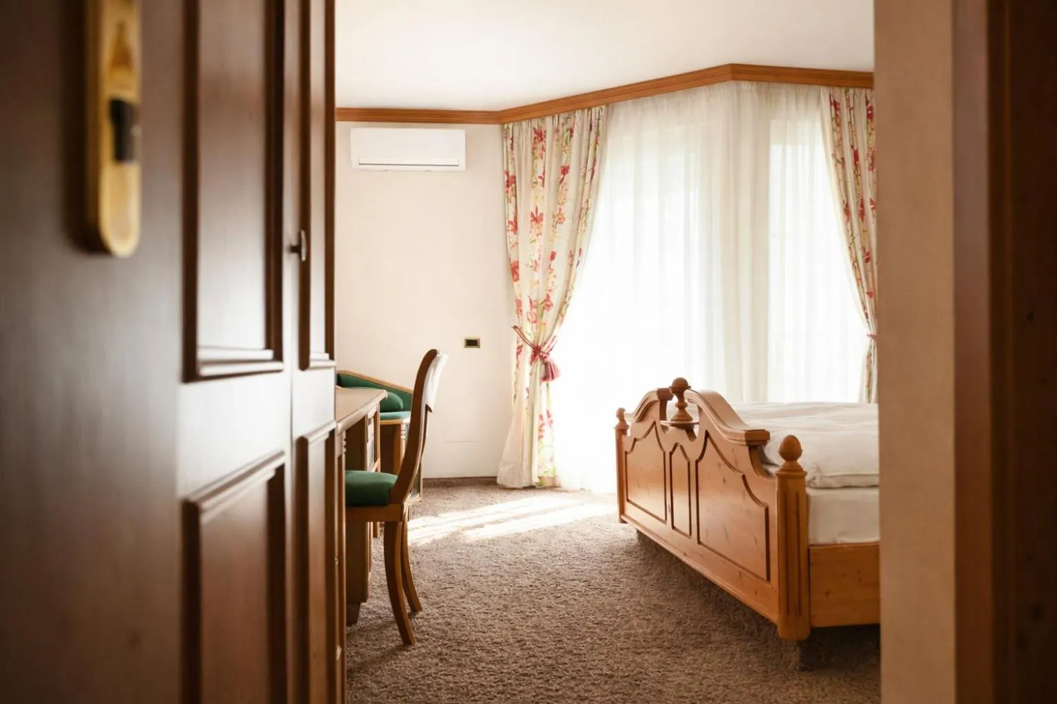 Bed in Hotel Comfort Erica Dolomiti Val d'Adige